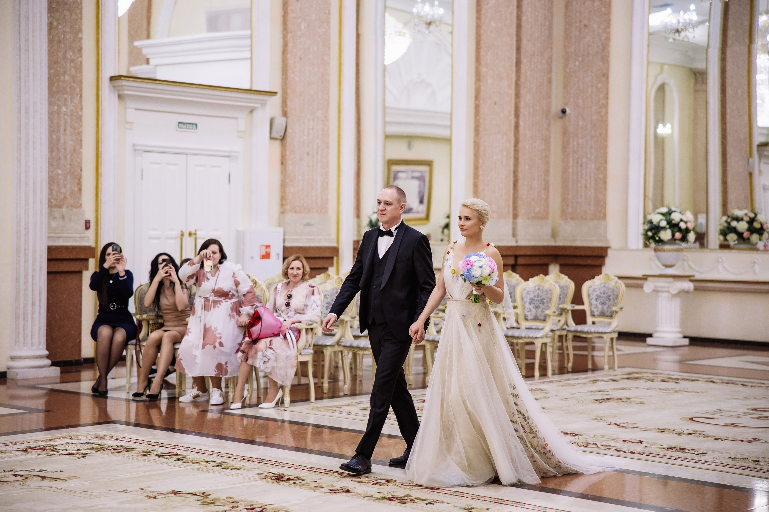 Сборы жениха и невесты, ЗАГС. Фотограф в Краснодаре