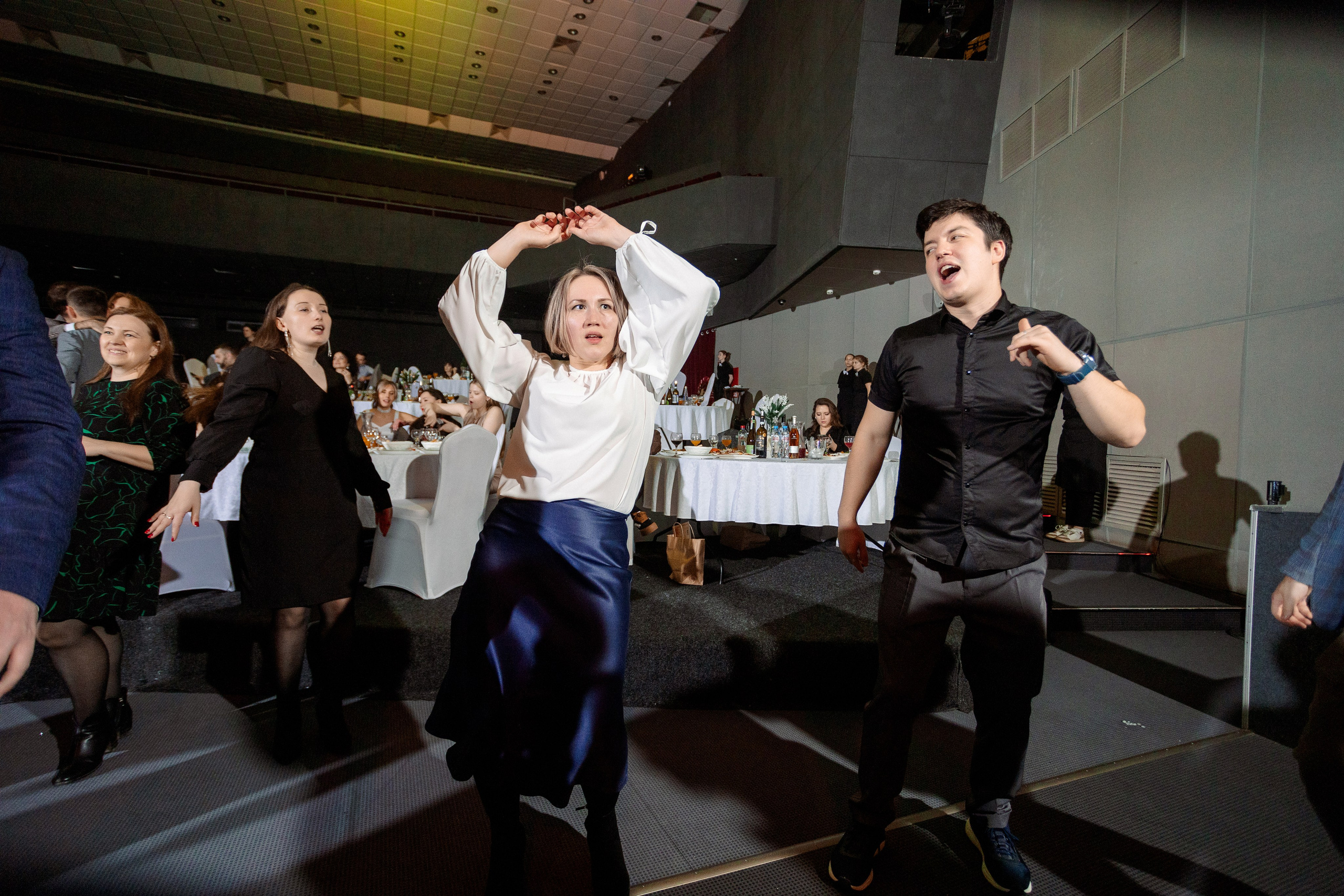 РЕПОРТАЖ: НОВЫЙ ГОД В ДК МЕТАЛЛУРГ. Профессиональный фотограф в Ижевске Леша Петров