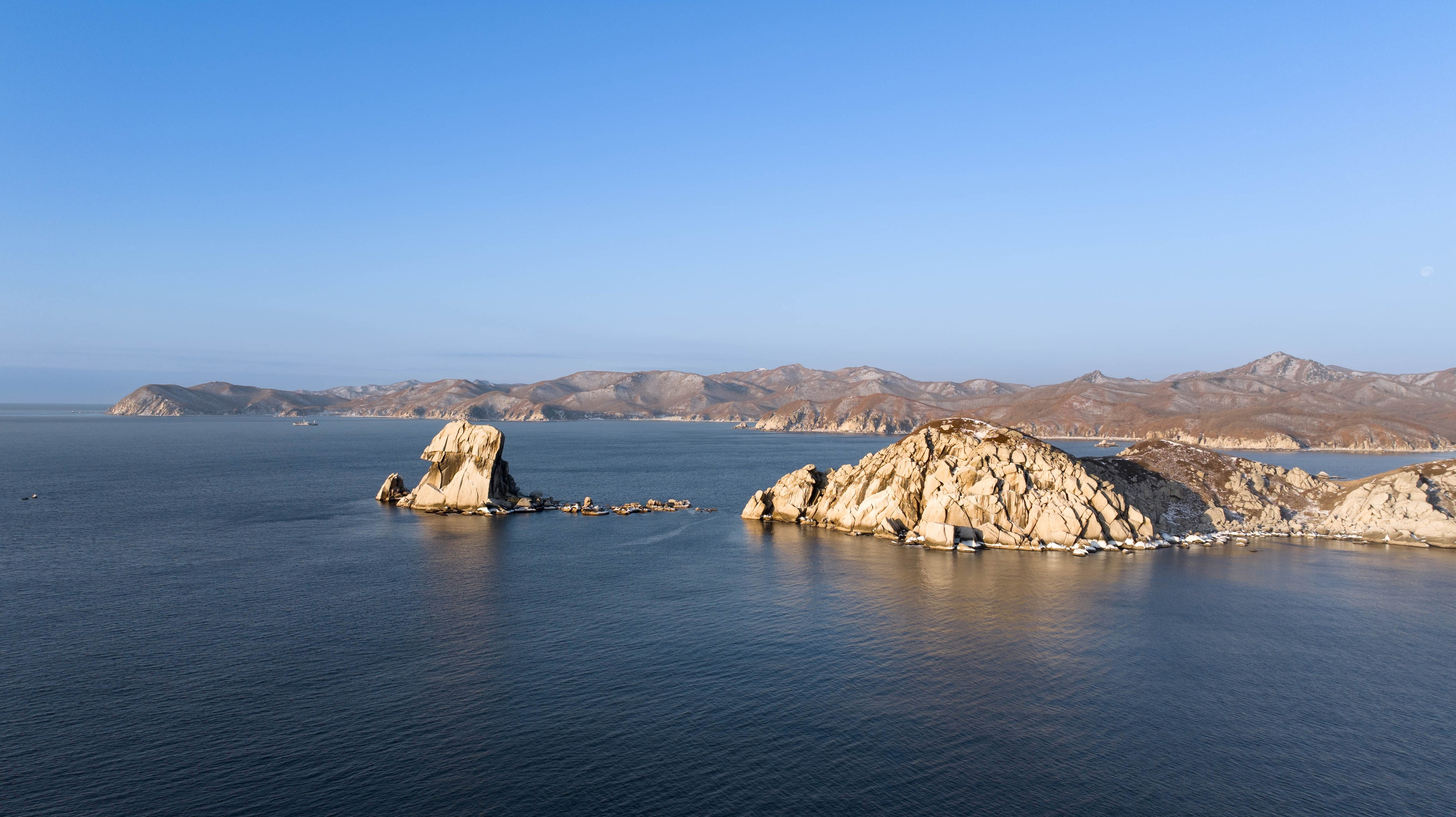 Бухты Триозерье, Окуневая, Спокойная. Турист оптимист