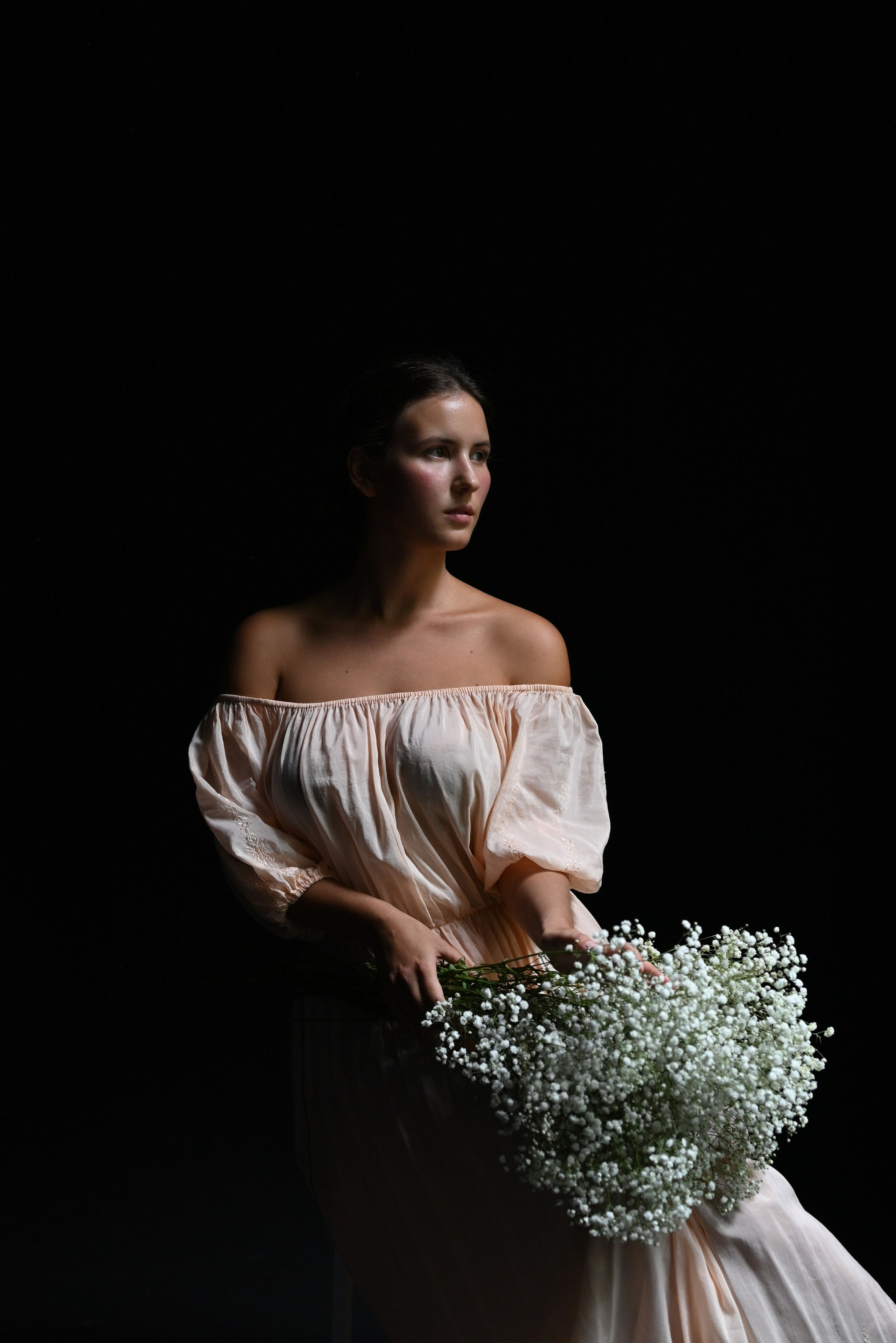 Анна с цветами. Портретный фотограф в Москве Анна Фаустова