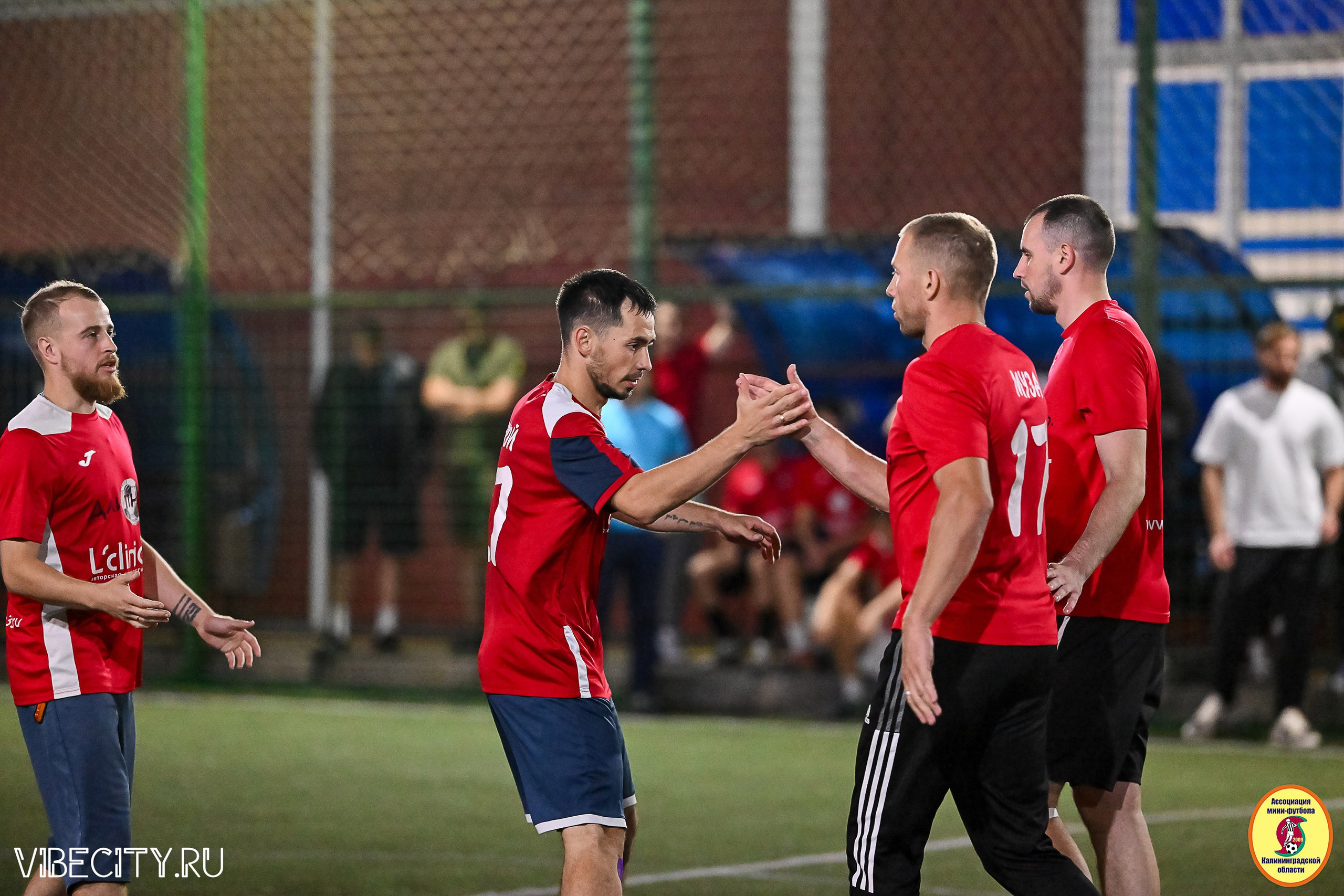 ФИНАЛЬНЫЕ ИГРЫ КУБКА МИНИ-ФУТБОЛЬНОЙ ЛИГИ И КУБКА КОРПОРАТИВНОЙ МФЛ 2025. VIBECITY.RU Вайб Сити Ру Фоторепортажи Фотоотчеты Калининград