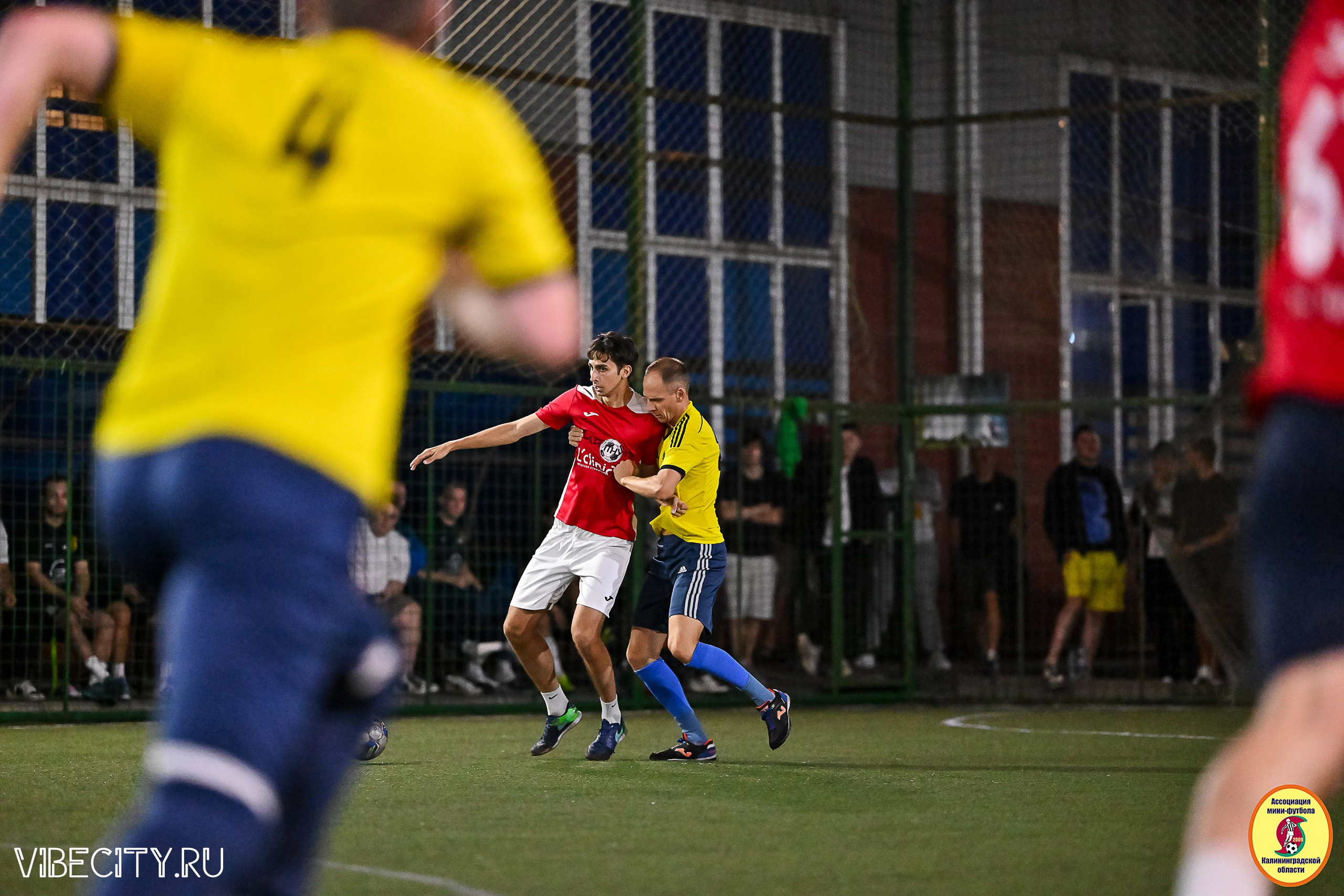 ФИНАЛЬНЫЕ ИГРЫ КУБКА МИНИ-ФУТБОЛЬНОЙ ЛИГИ И КУБКА КОРПОРАТИВНОЙ МФЛ 2025. VIBECITY.RU Вайб Сити Ру Фоторепортажи Фотоотчеты Калининград