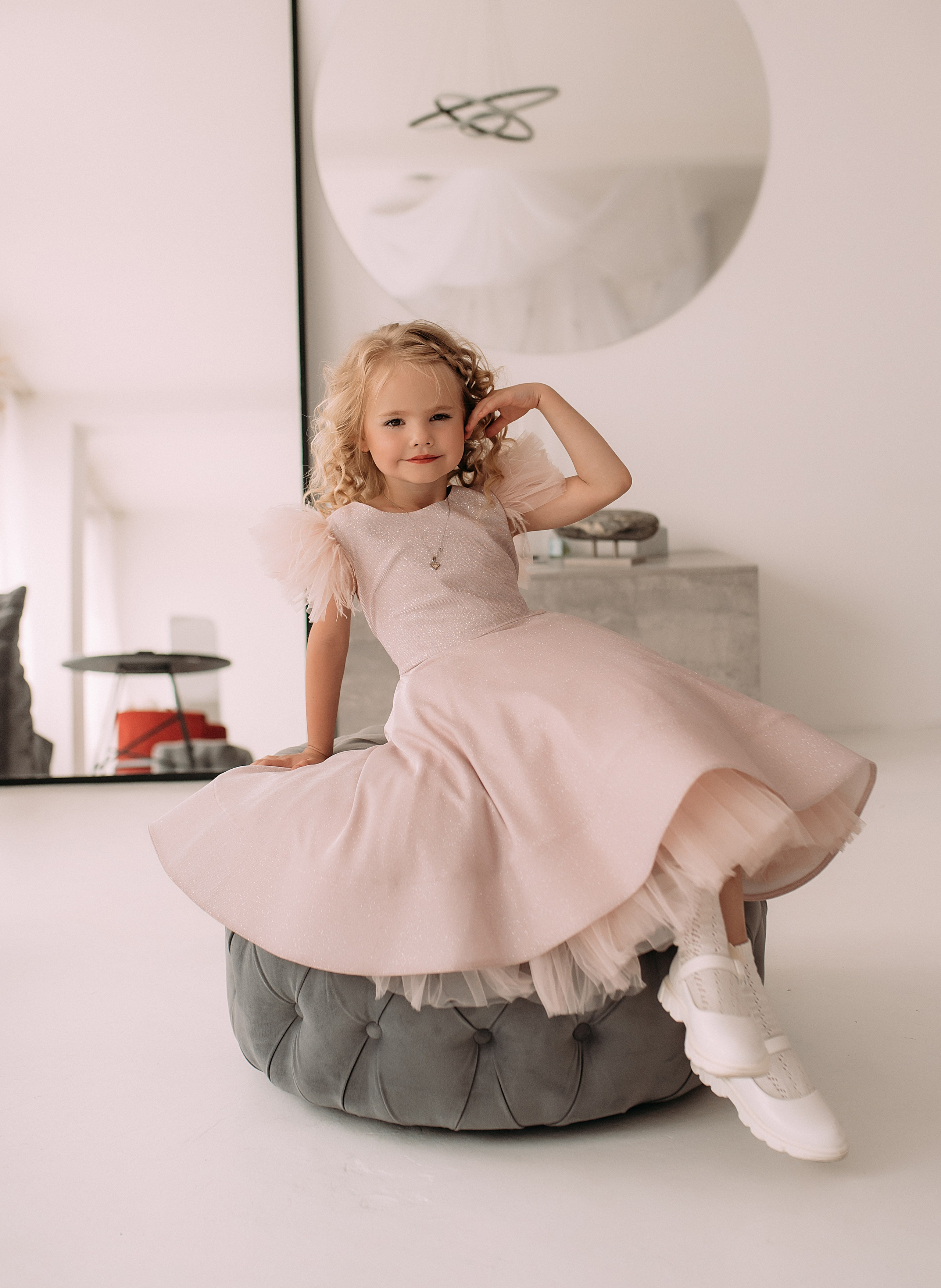 Прокат детского нарядного платья" Пудровый блеск" на рост 110 см. стоимость проката сутки 1500р.+залог 2500р.