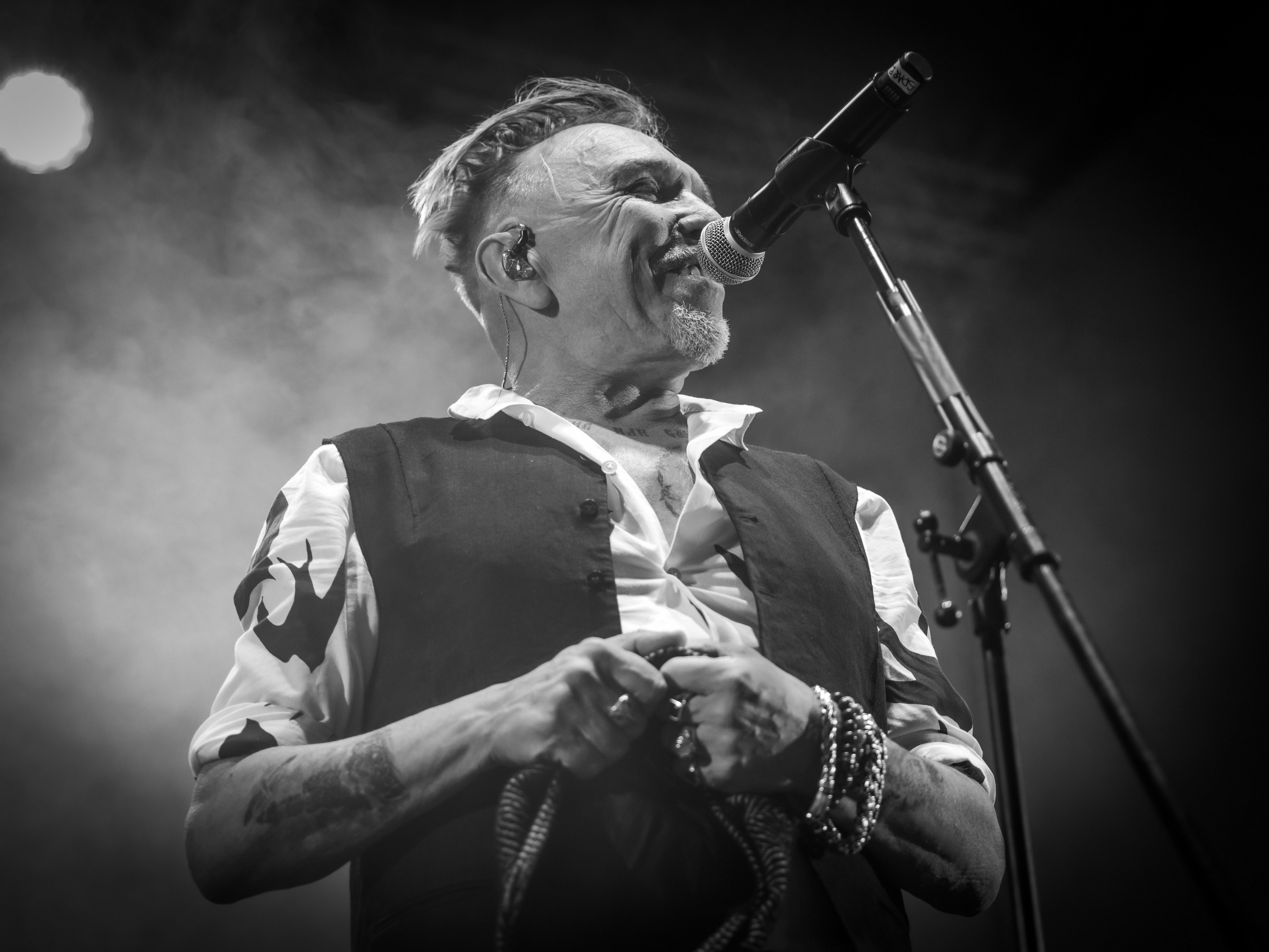 Гарик Сукачев. Фотограф. г. Южно-Сахалинск. Олег Толстов