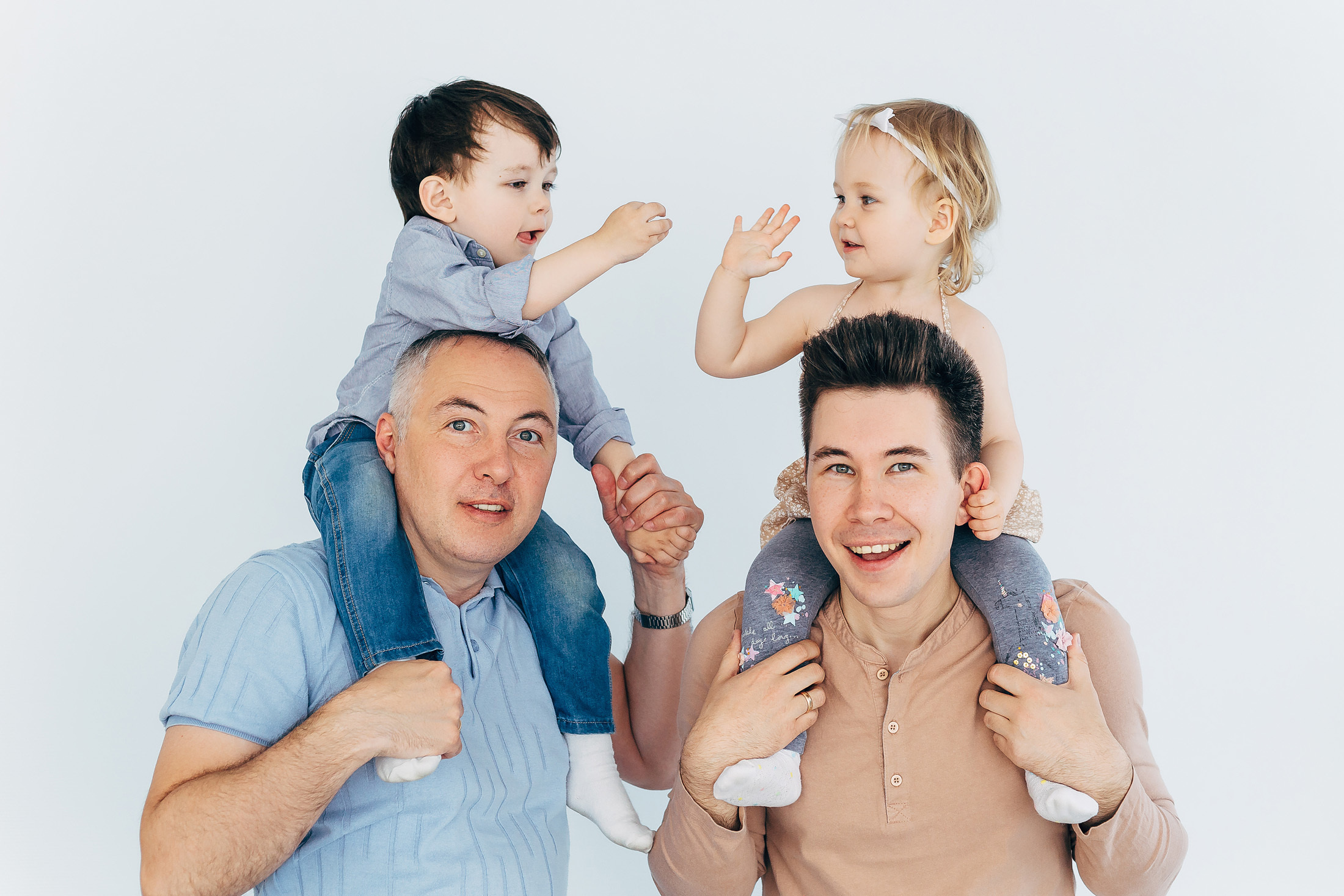 Съемка большой семьи в студии. Свадебный и семейный фотограф в Перми Андрей Желнин