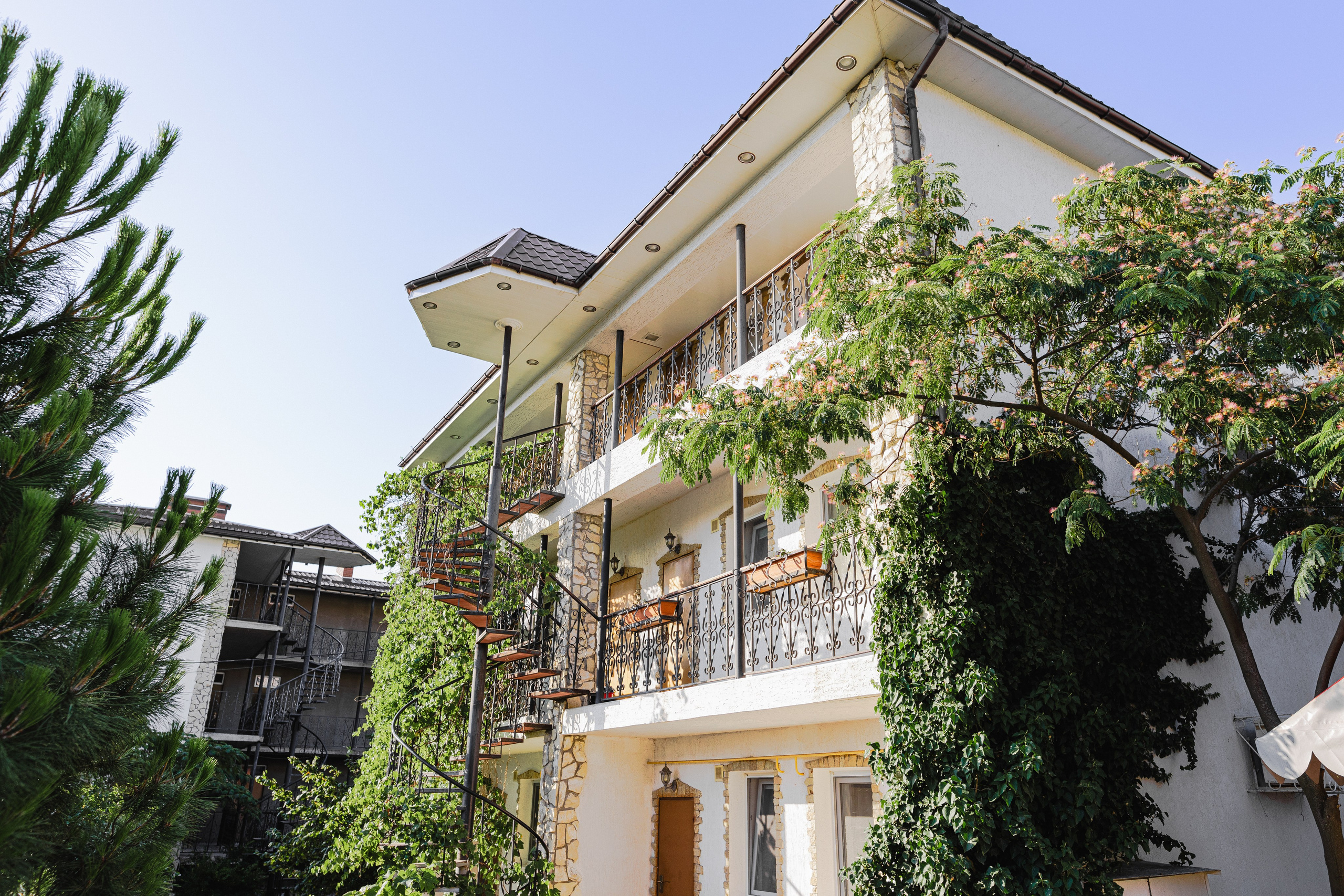 Гостевой дом «СЛАВИЯ» г. о. Коктебель. Евгения Волошина Фотограф Москва / Белгород