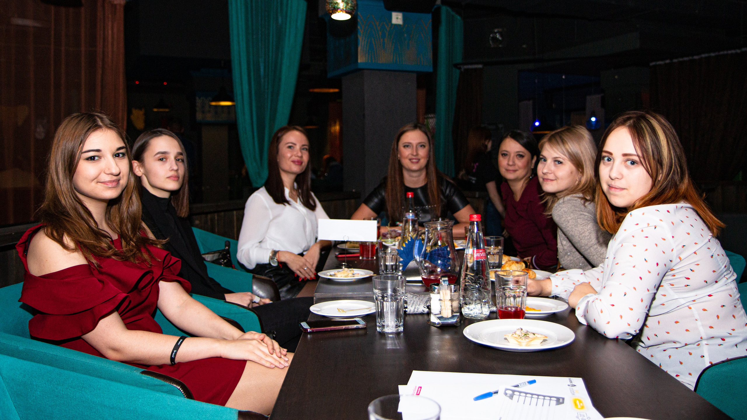 Новогодние корпоративы. Предметный и репортажный фотограф Алексей Кротов