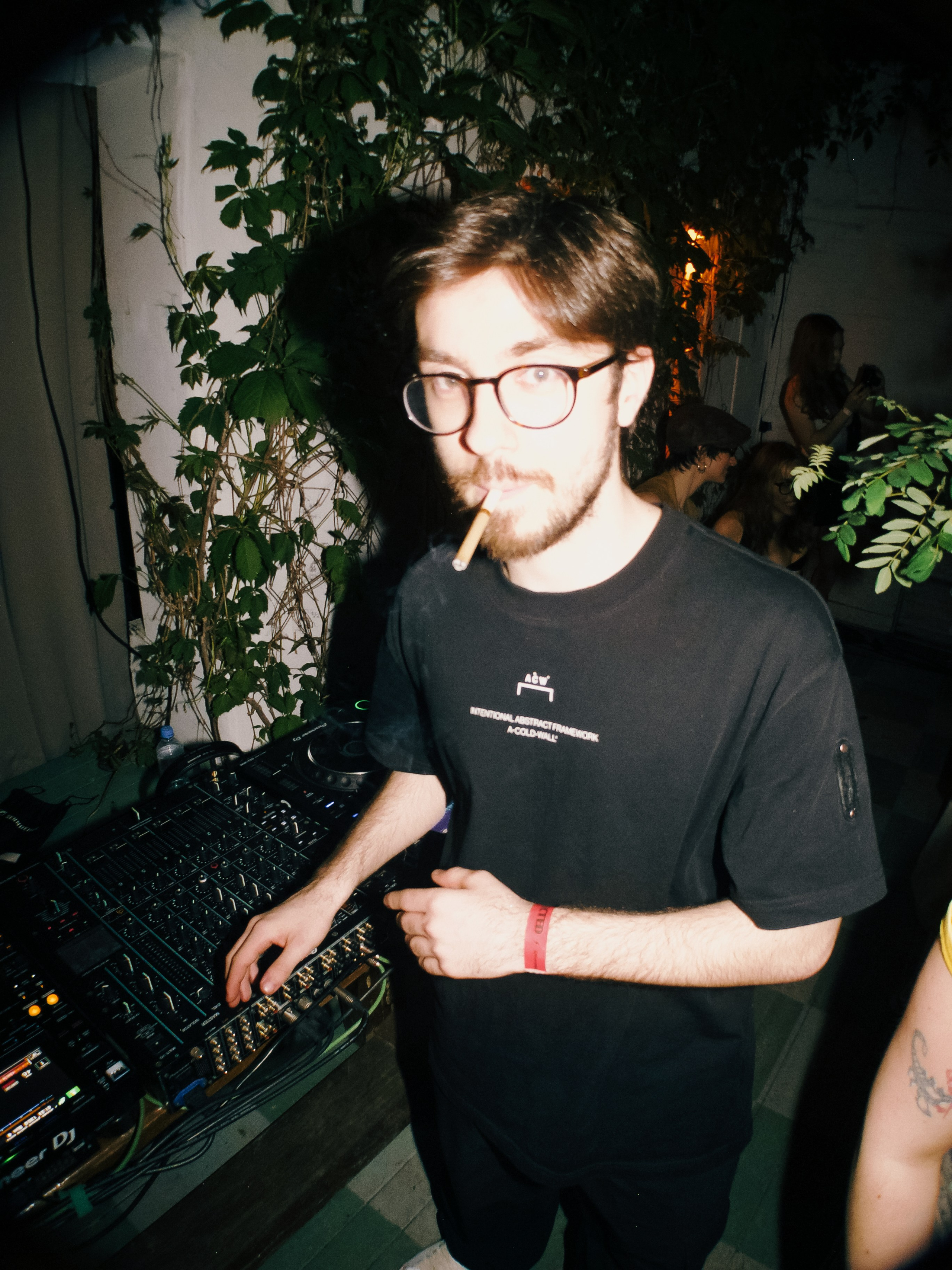 Connected sessions #2 ph by @rusagee / at YAUZA. TENZO | Creative Producer / Art Director