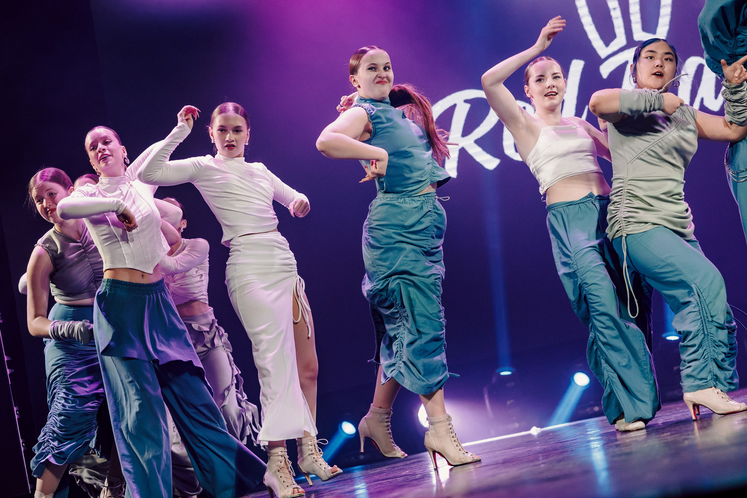 Отчётный концерт танцевальной школы «Red Rabbits» 2025. Лёшка Варзегов — фотограф