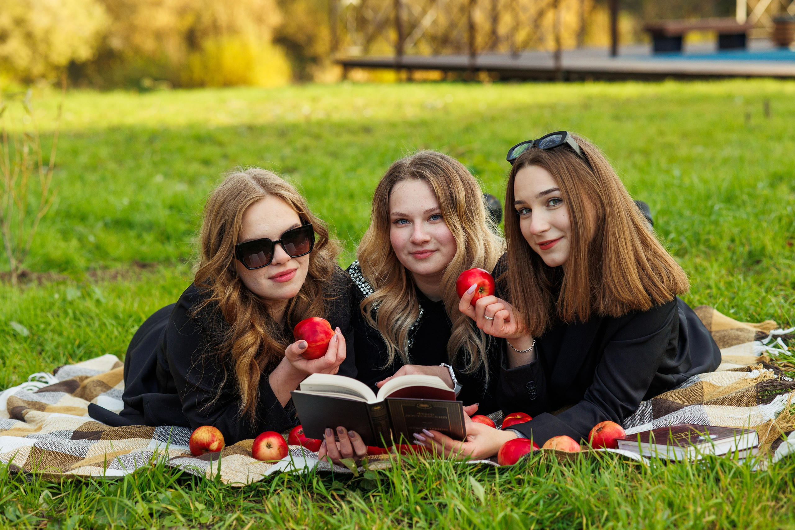 Выпускные альбомы в Луге/Школьные съёмки