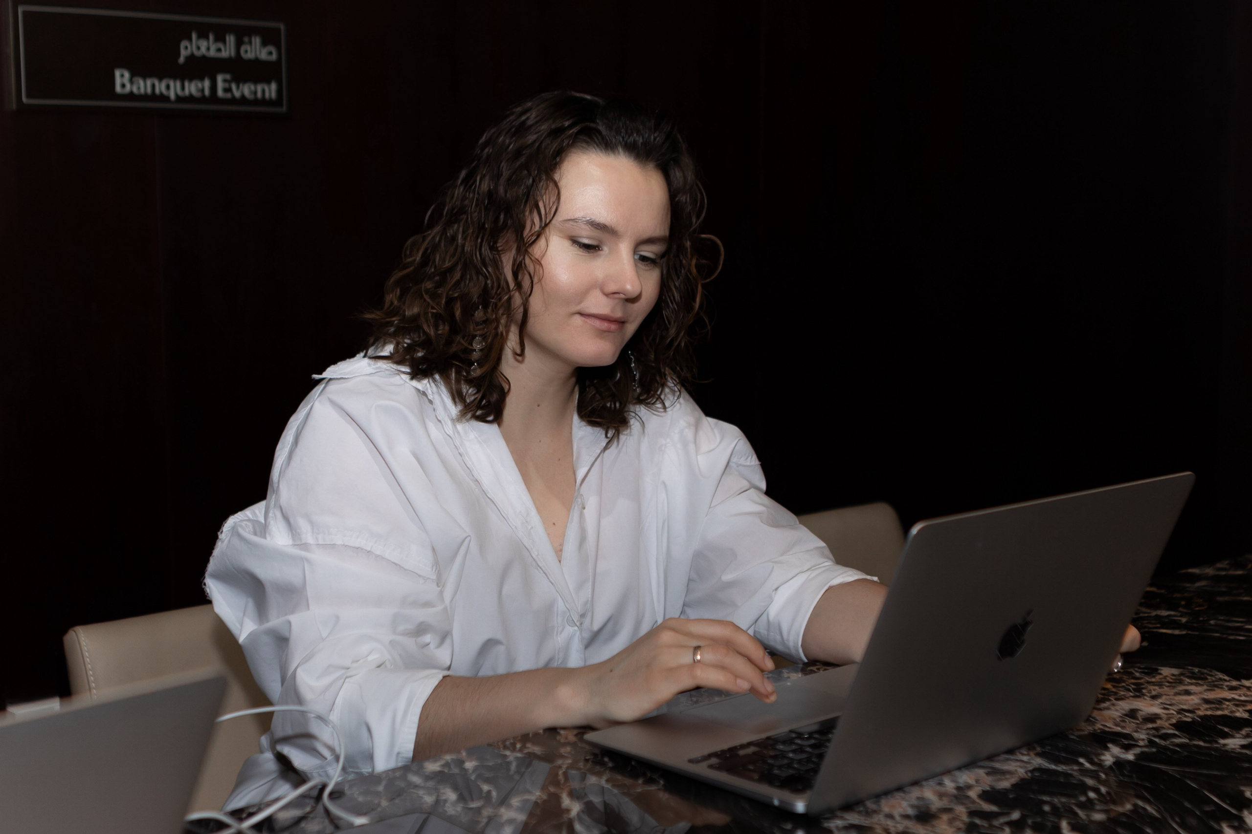 Abu-Dhabi | NA VOLNE Backstage. Фотограф Юлия Назарова