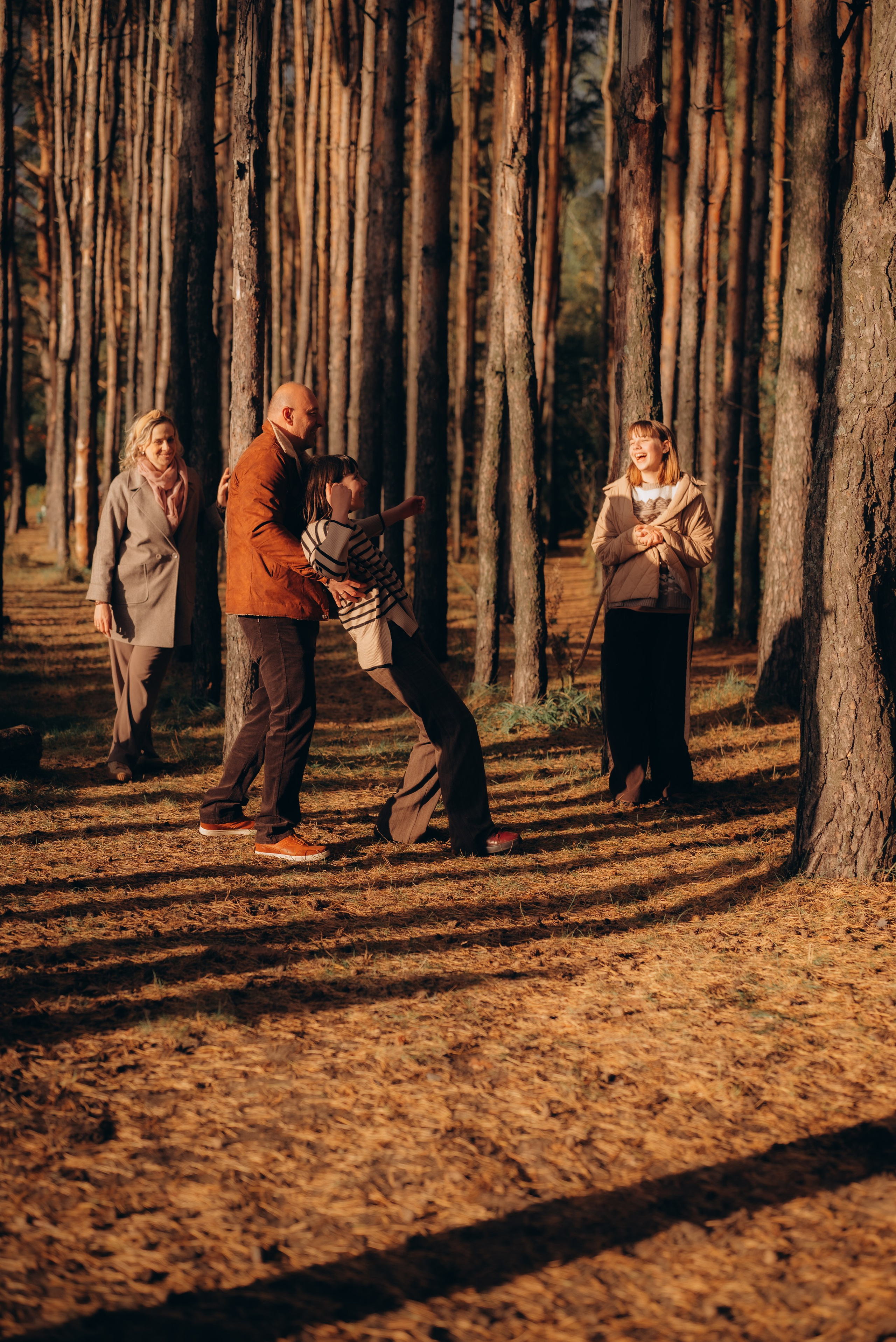 Катя, Максим, Олеся, Алёна, Ксюша и Серёжа. Семейный фотограф в Москве Дарья Пузикова