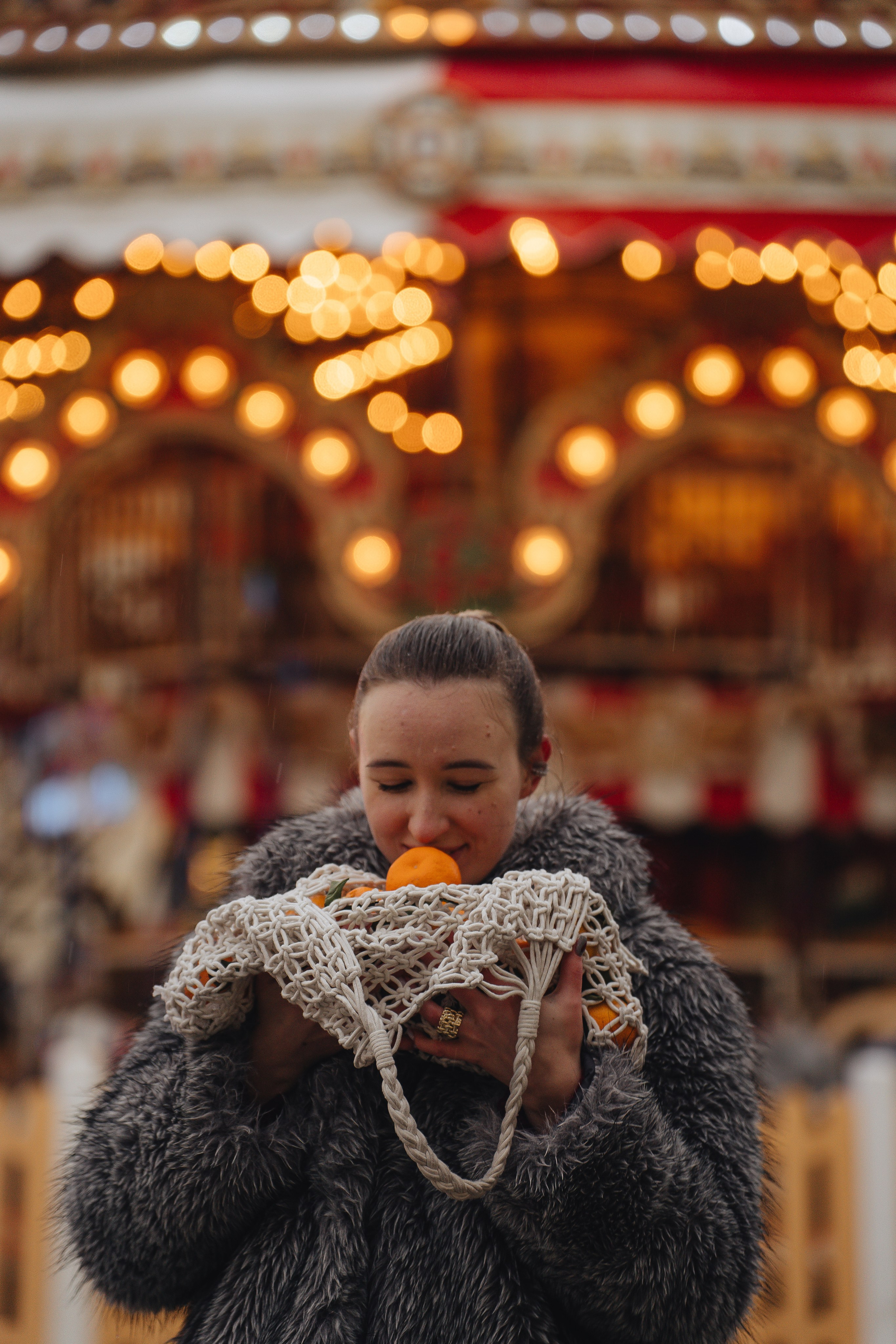 ПРОГУЛКА НА МАНЕЖНОЙ ПЛОЩАДИ ДЛЯ ДЕВУШКИ ПЕРЕД НОВЫМ ГОДОМ (НОВОГОДНЯЯ ФОТОСЕССИИЯ НА МАНЕЖНОЙ ПЛОЩАДИ). Профессиональный фотограф, Санкт-Петербург — Виктория Богомолова