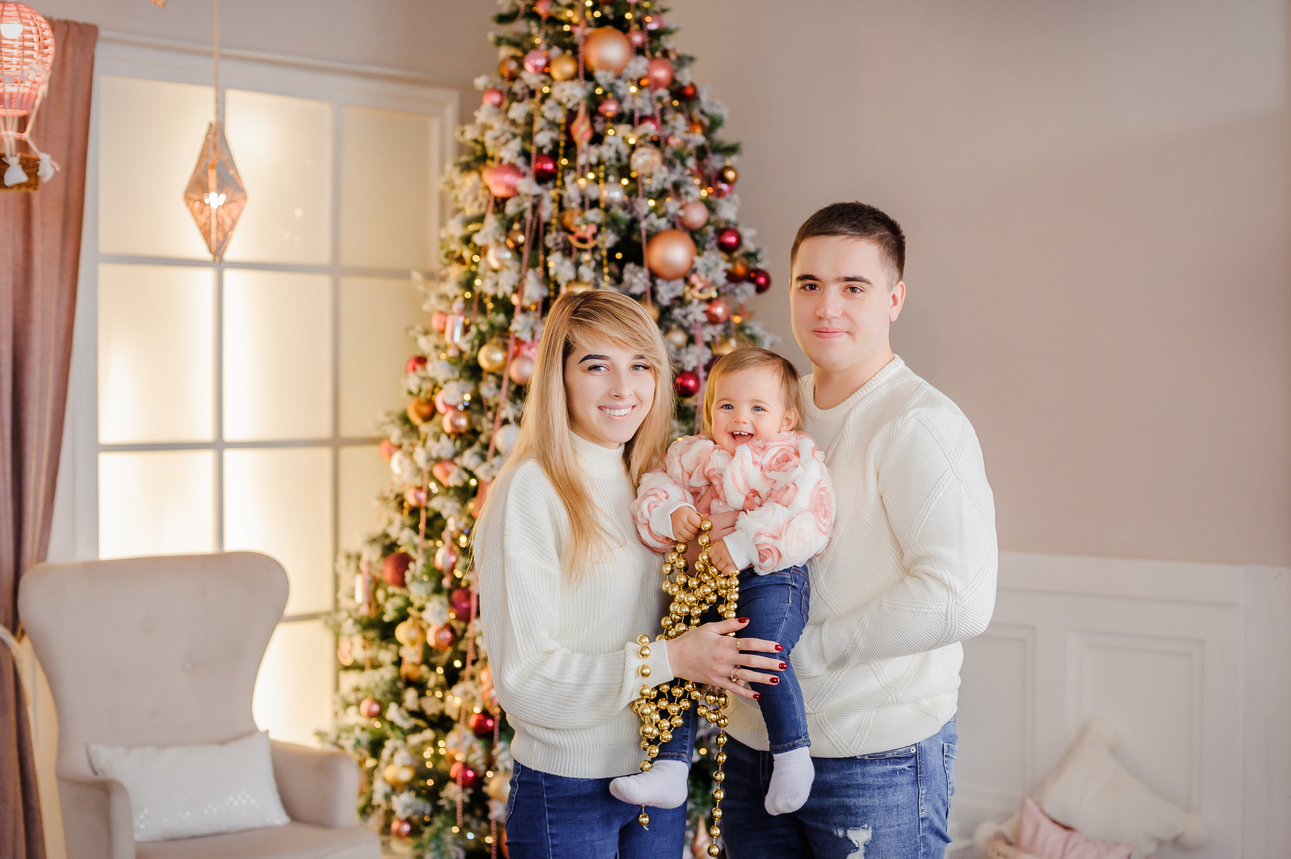 Детский и семейный фотограф в Рязани Валя Лялина. Фотограф новорождённых в Рязани, фотосъемка выписки из роддома, крещен