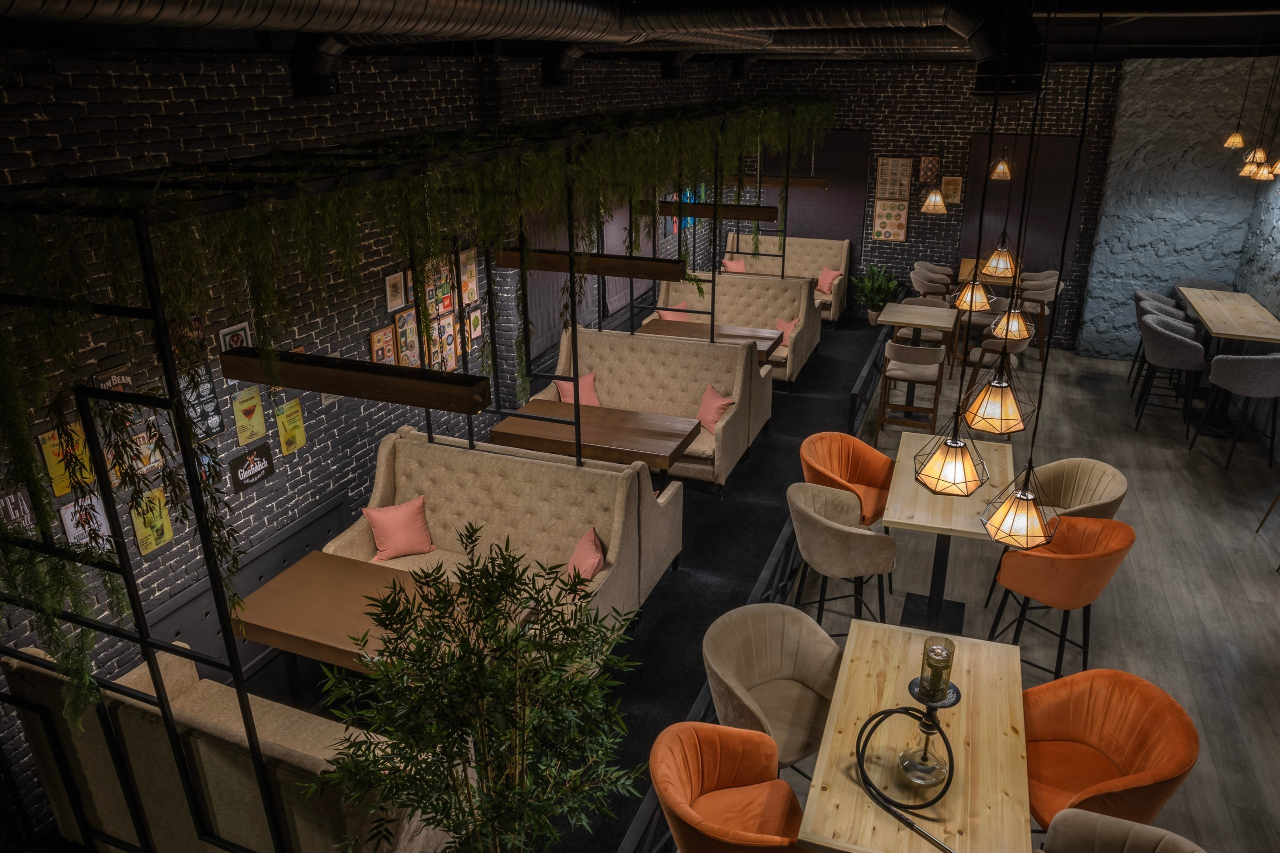 Интерьер. Нижний зал. ШОТНАЯ бар вдохновения в Магадане