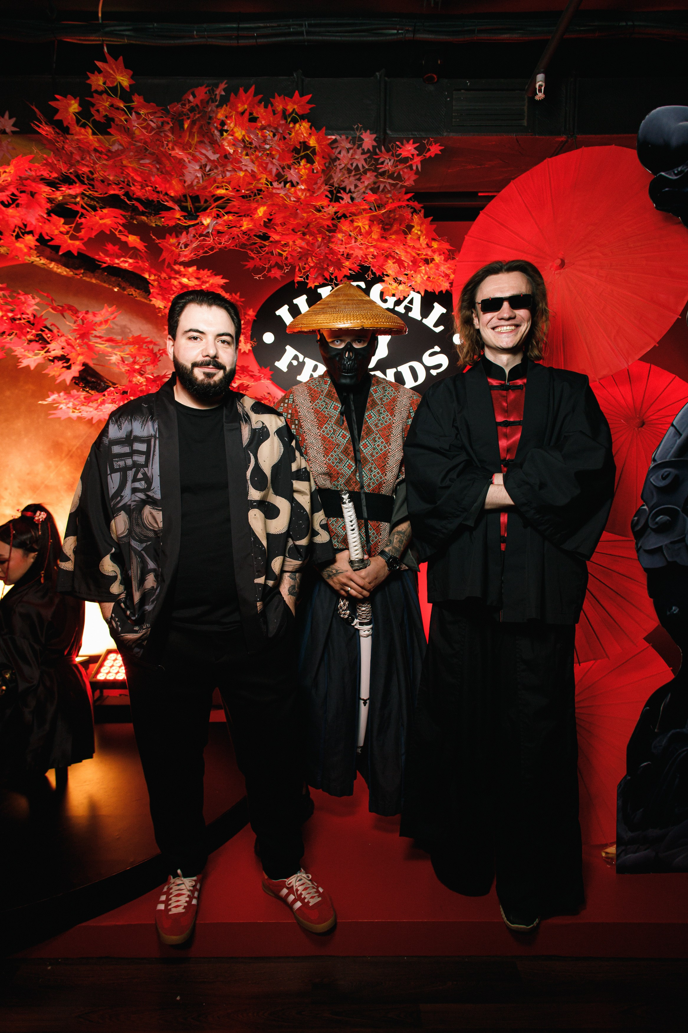 ILLEGAL FRIENDS | ASIA. СВОИ. ФОТООТЧЕТЫ-СОБЫТИЯ-МЕСТА