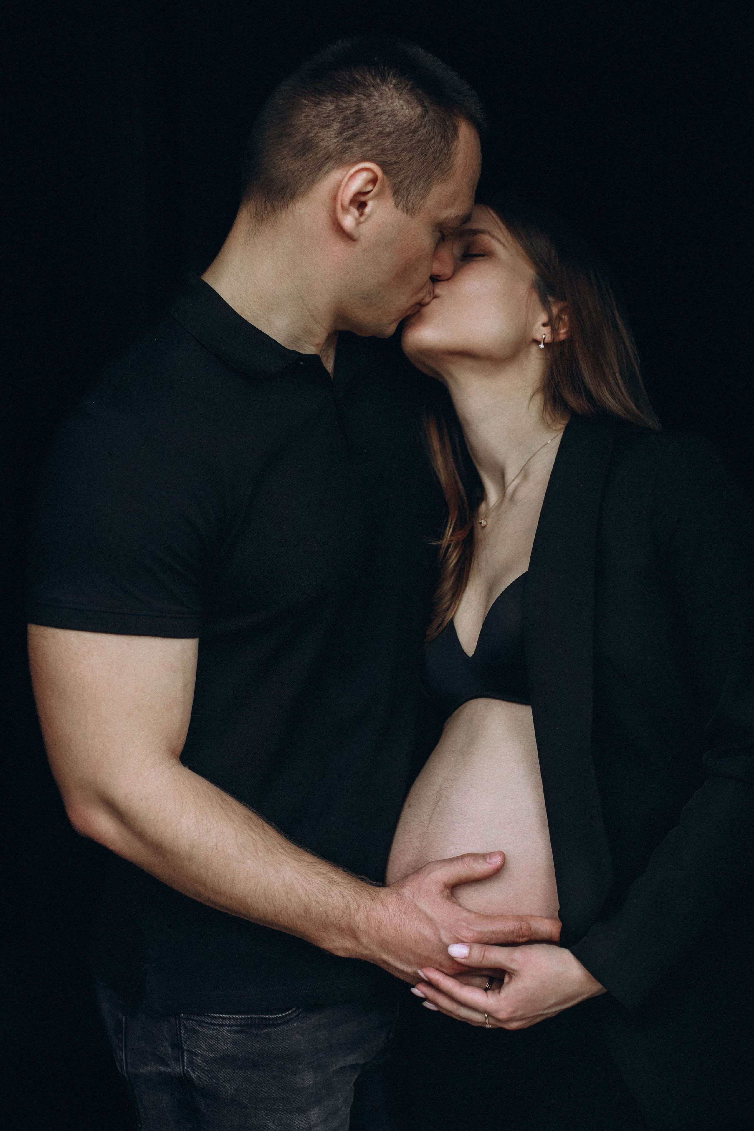 Babybauch-Shooting zu Hause. Fotografin in Erlangen, Nürnberg und Umgebung