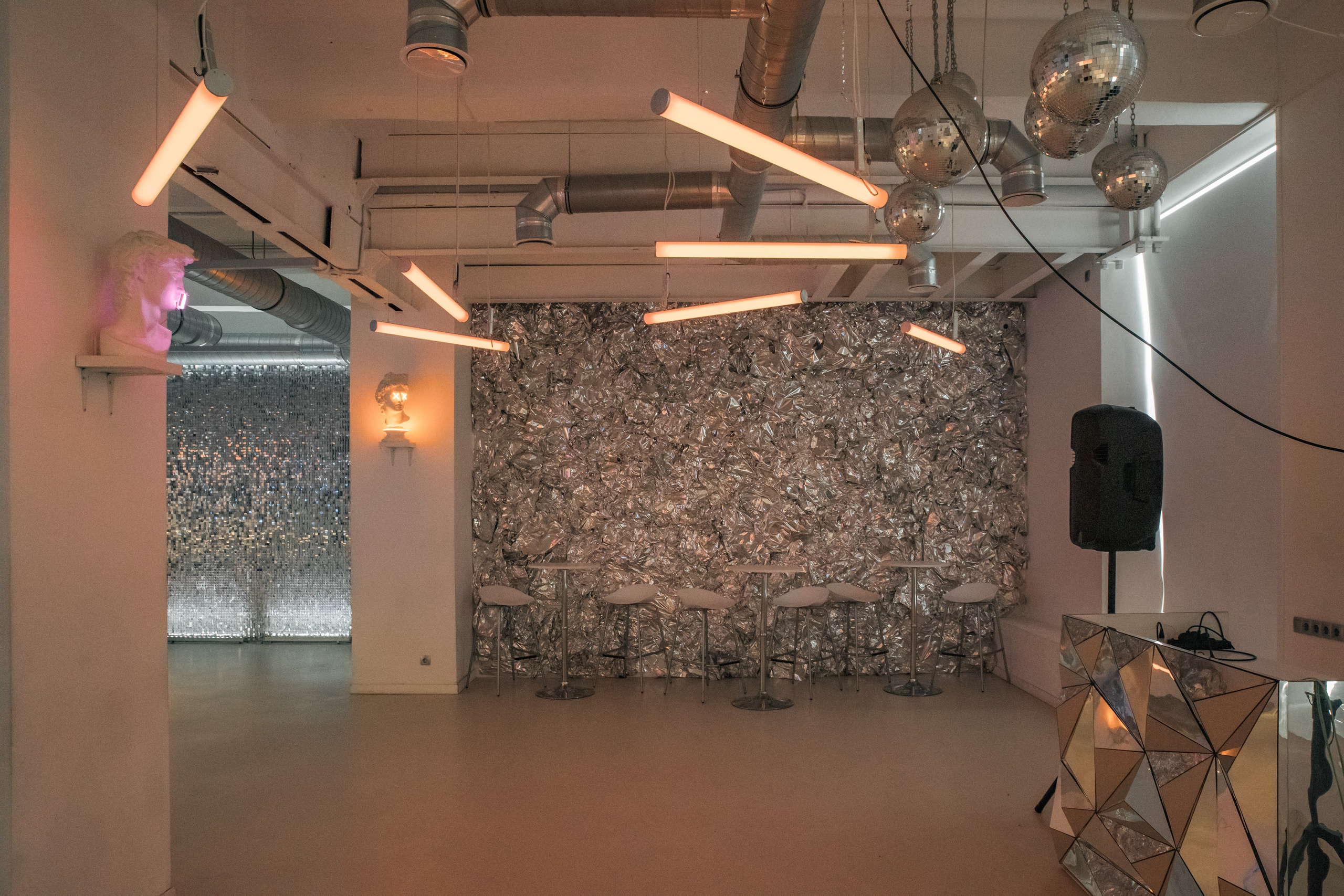 Mr. White (лето). Аренда лофта в СПб для мероприятий