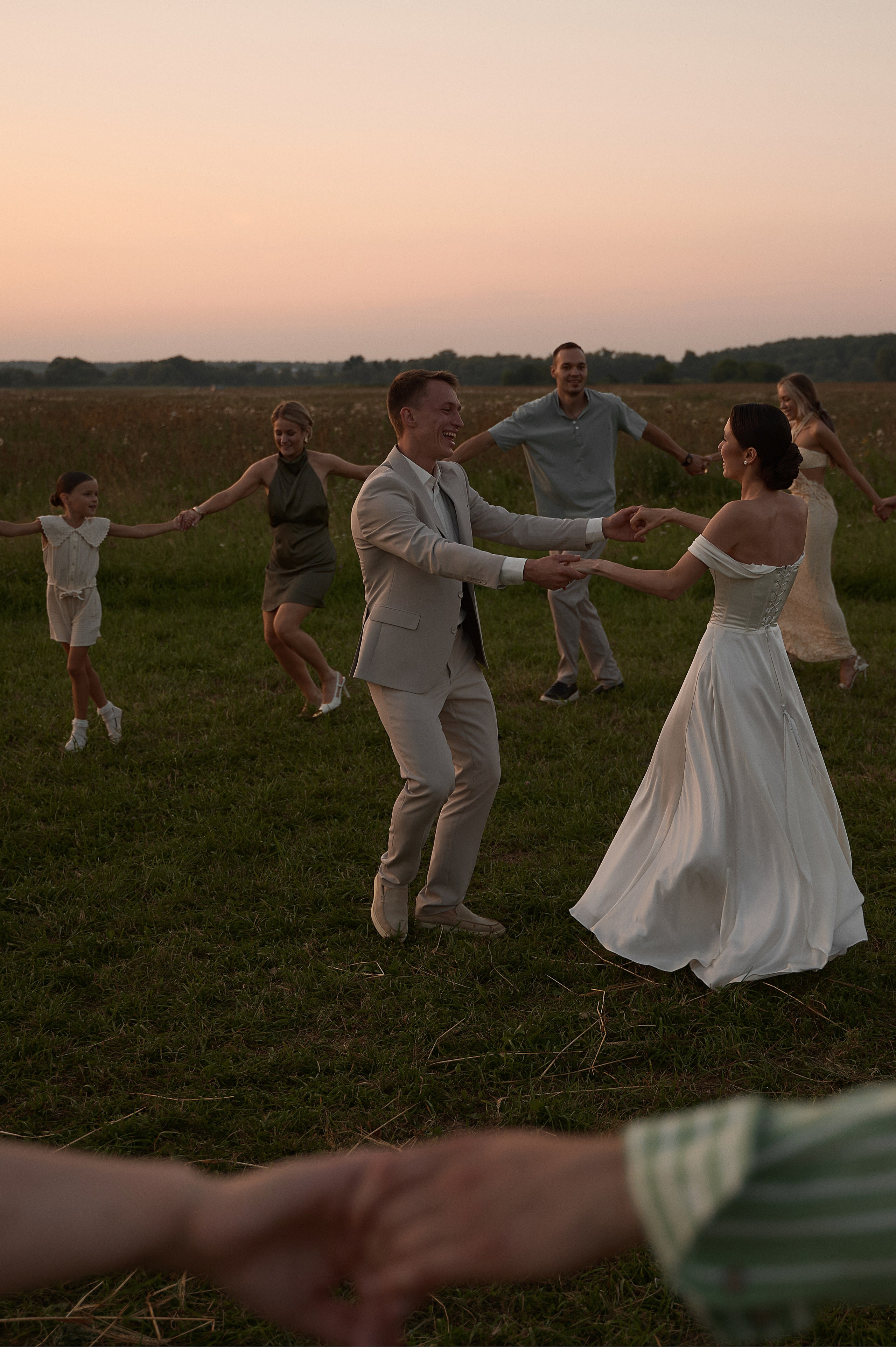Свадебный фотограф Москва, Брянск - цены, съёмка свадьбы. Свадебный и портретный фотограф в Брянске Скепская Лилия