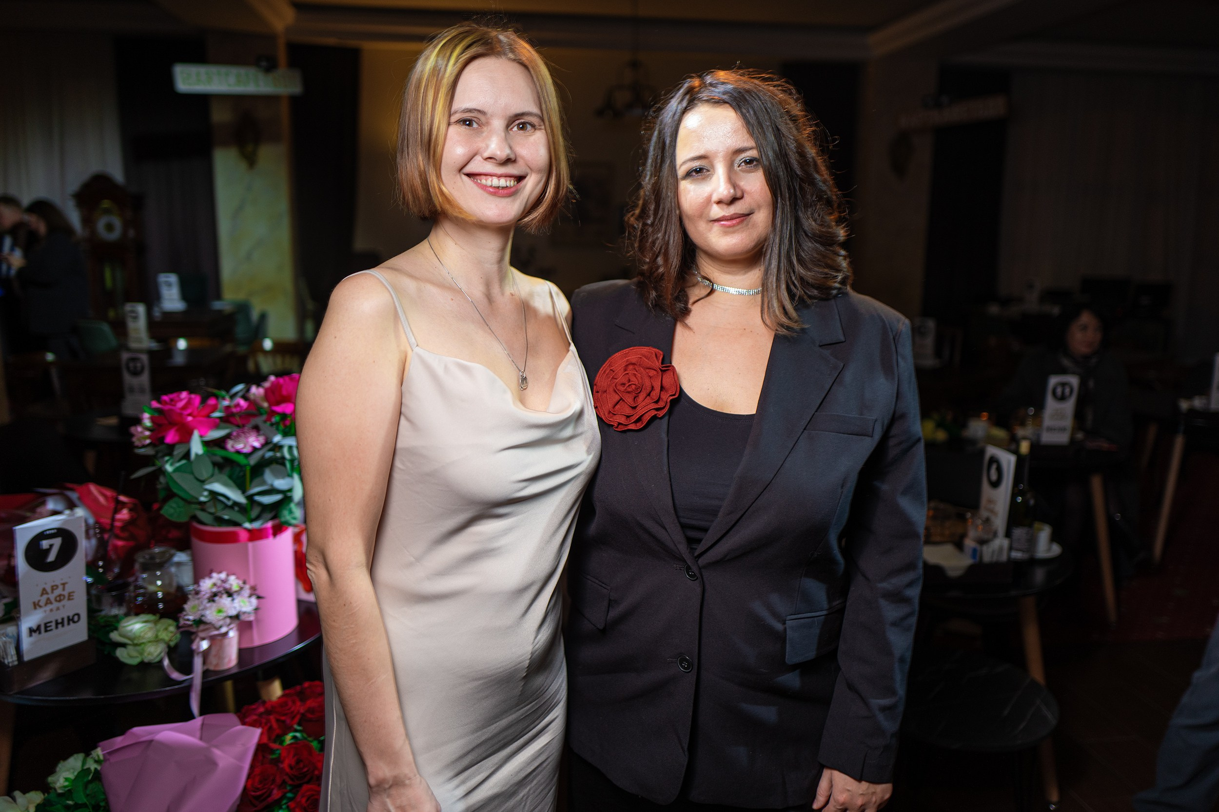 Выступление YOLO band в арт кафе. Фотограф Тюмень