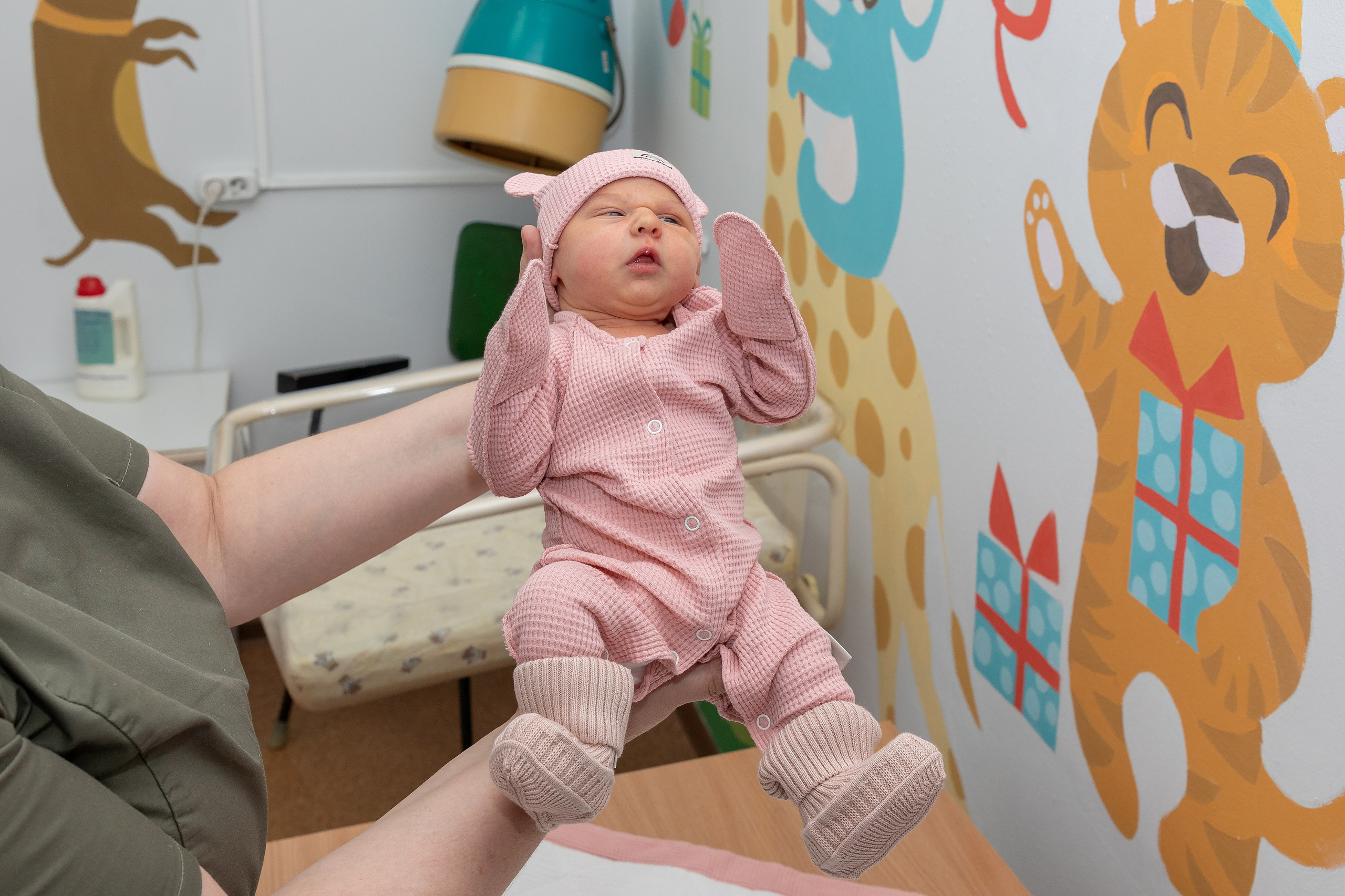 Выписка из роддома. Свадебный, семейный, школьный Фотограф и видеограф Худаноговы Александр и Ирина г. Зеленогорск, Красноярск