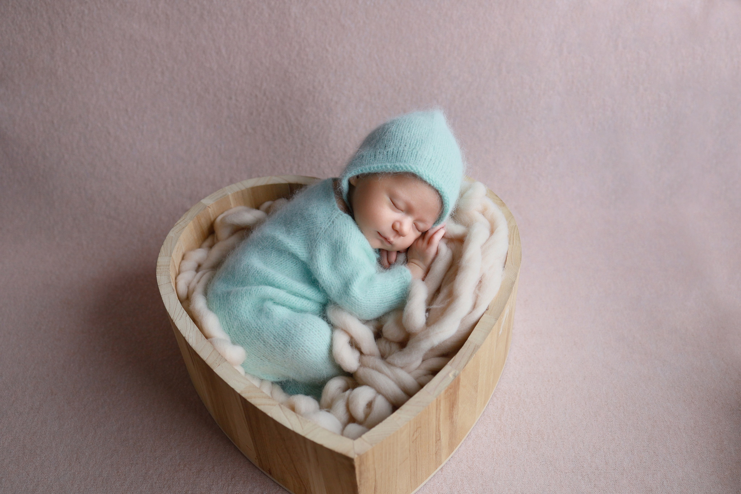 Фотосессия новорожденных девочек. Фотограф новорожденных в г. Миасс Анна Плотникова