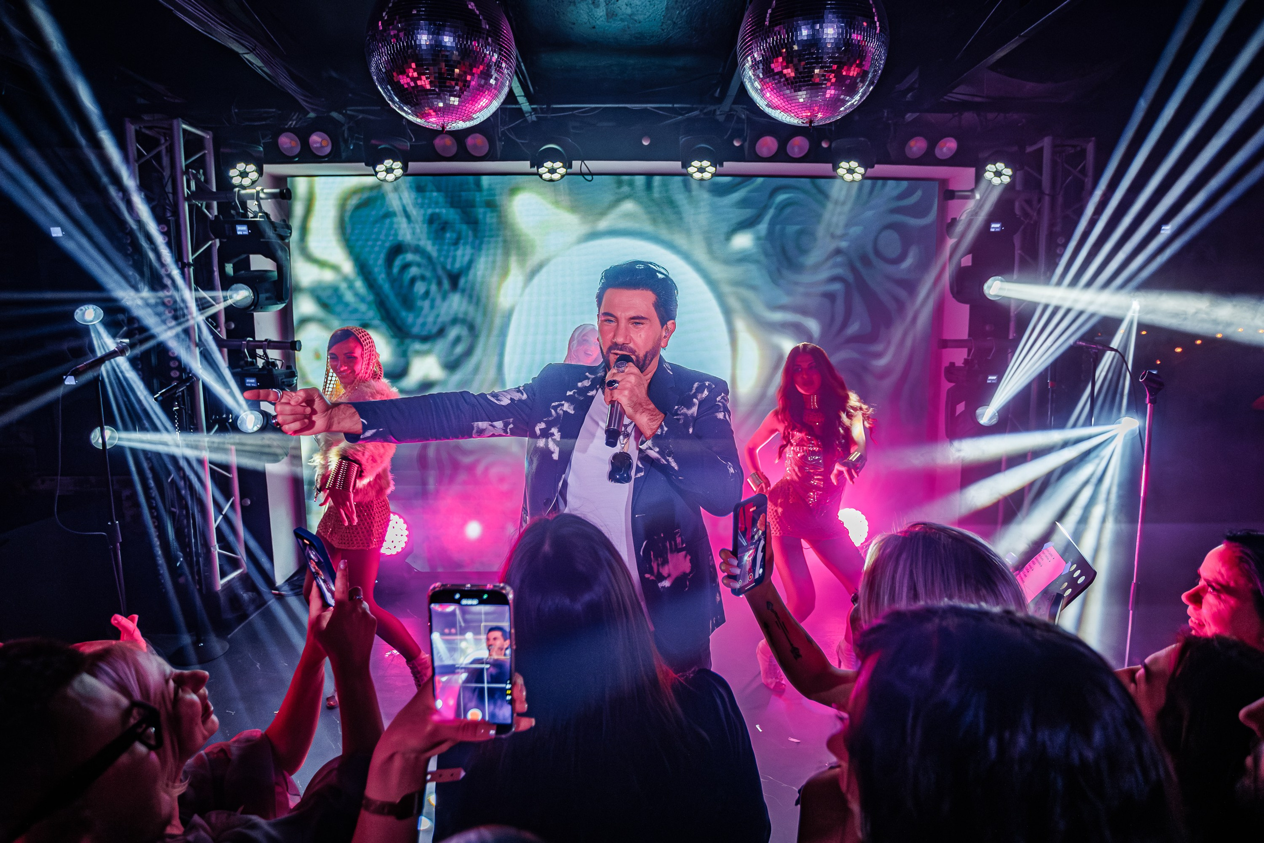 «АВРААМ РУССО"_Чайка на пляже_Ялта_21.06.2025. Аминов Руслан | Фотограф