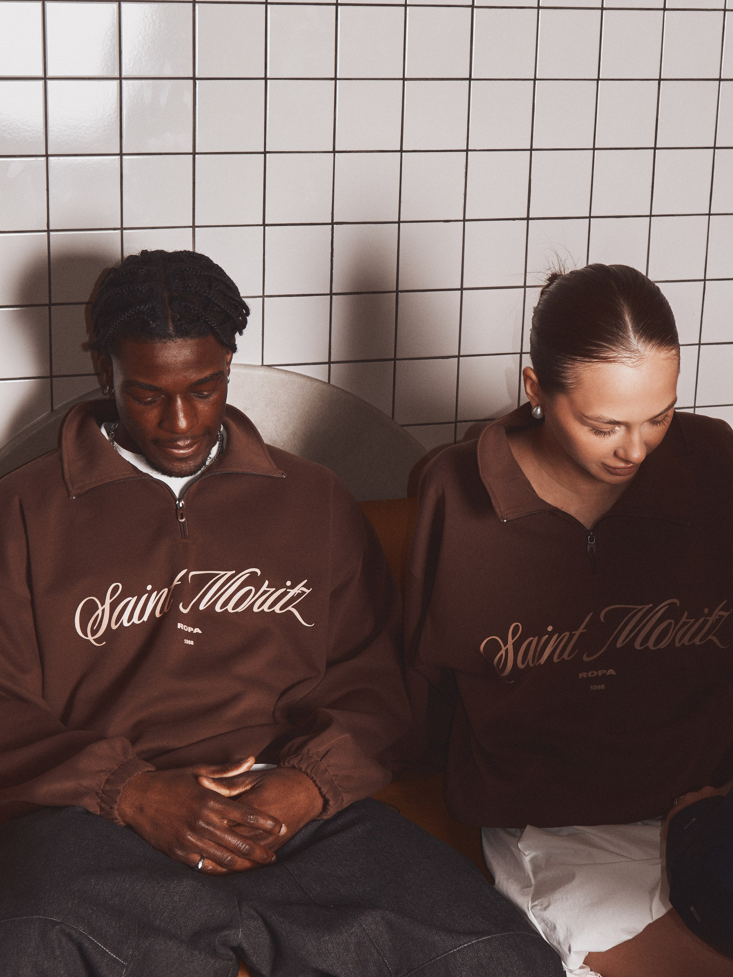 Съемка каталога одежды с использованием реквизита для создания сцены использования (lifestyle) в Москве