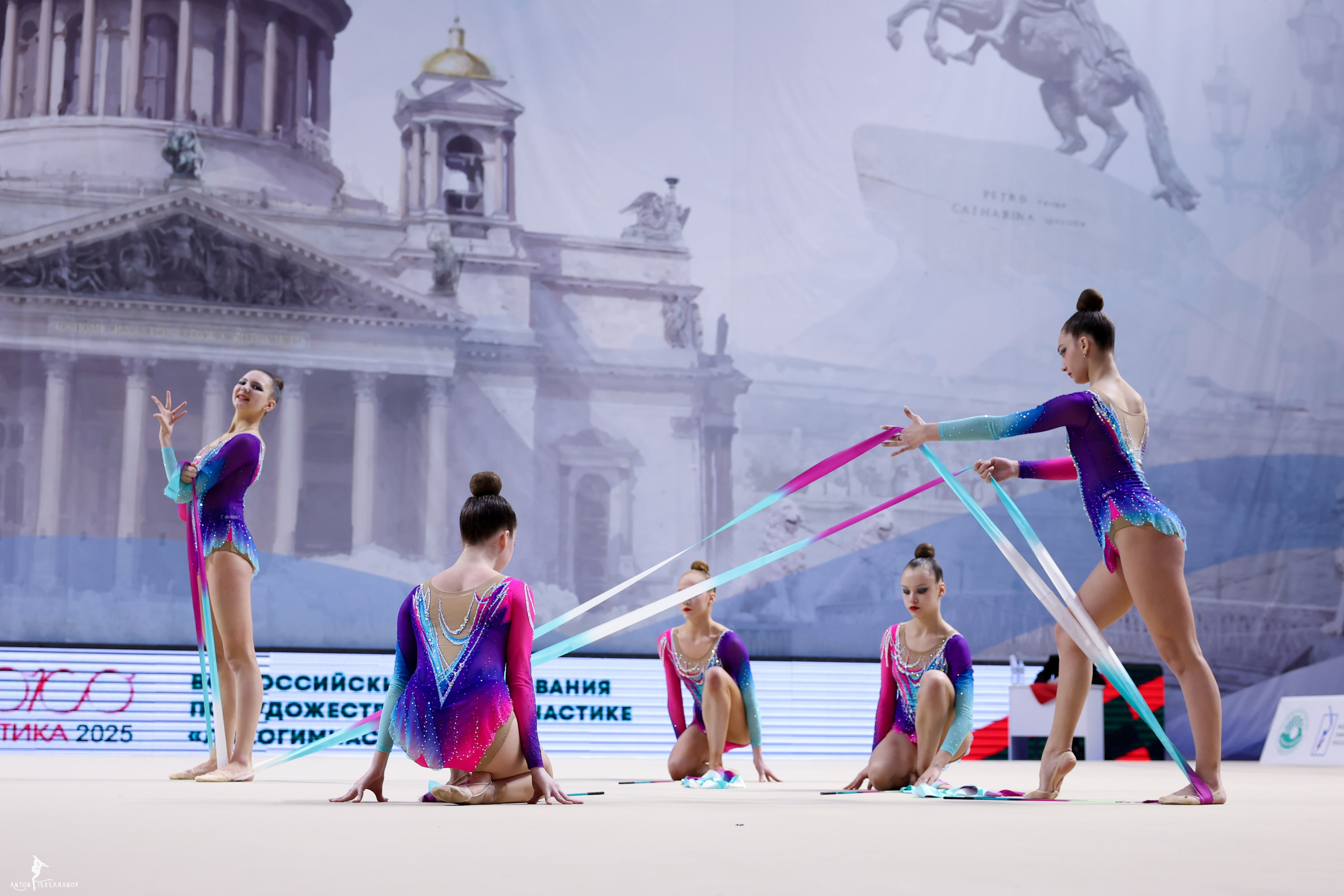 Локогимнастика 2025 11-13.04.2025. Спортивный и репортажный фотограф Антон Тереханов