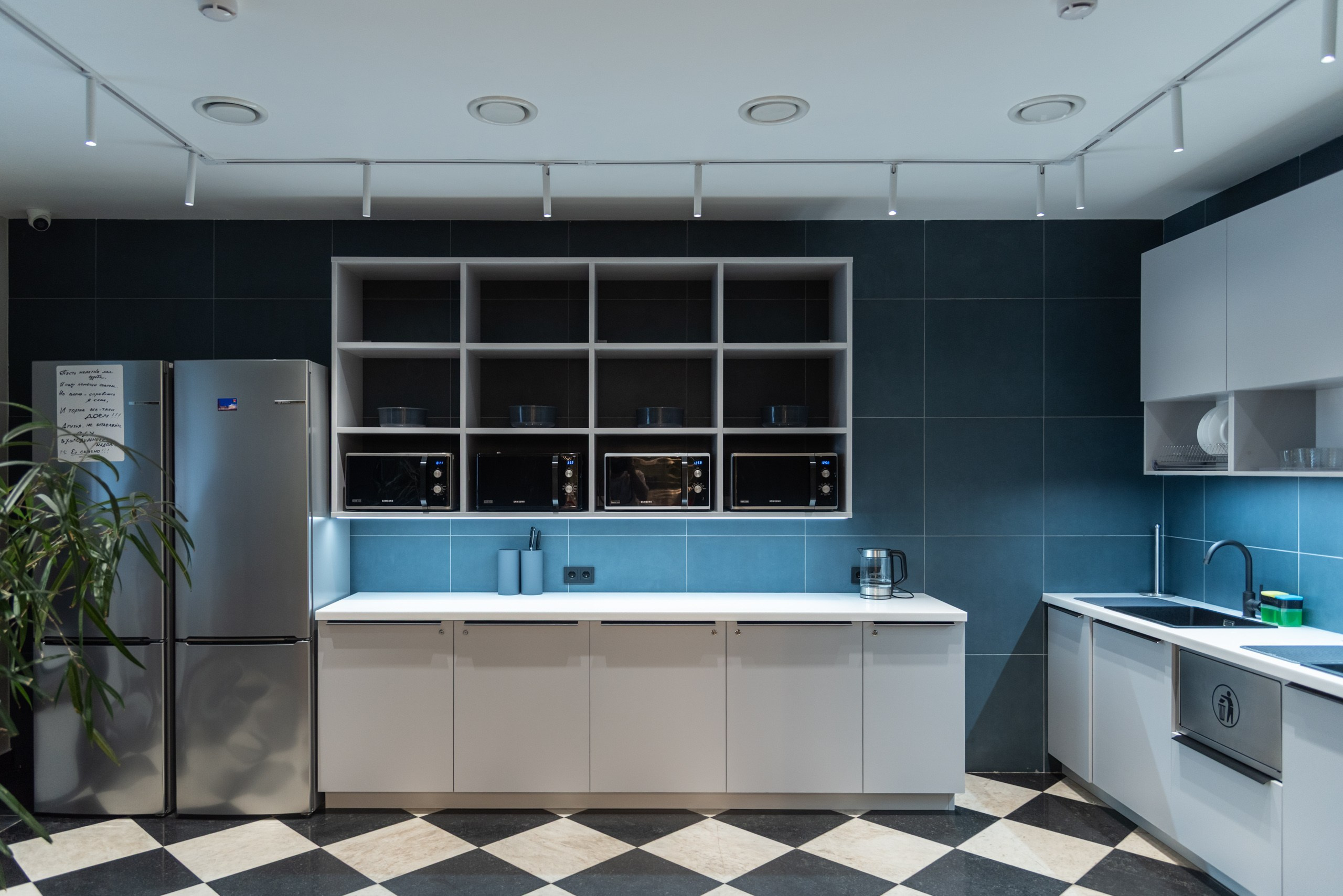 X corp | 2025. Архитектурный фотограф и 3D-художник Антон Мельников