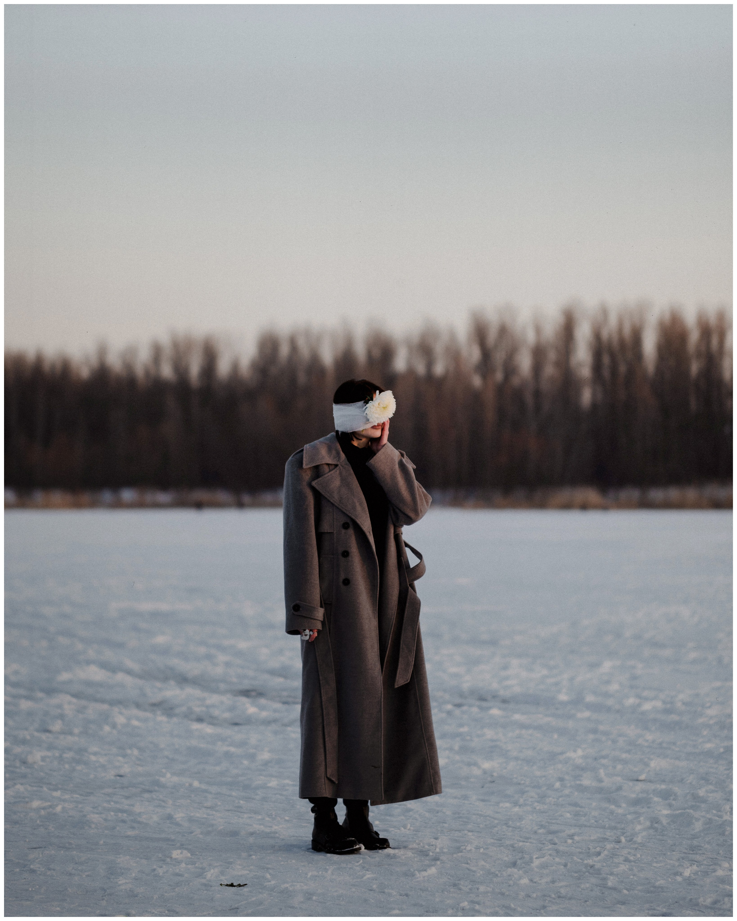 Фотосъёмка с цветком на льду на Ростовском море