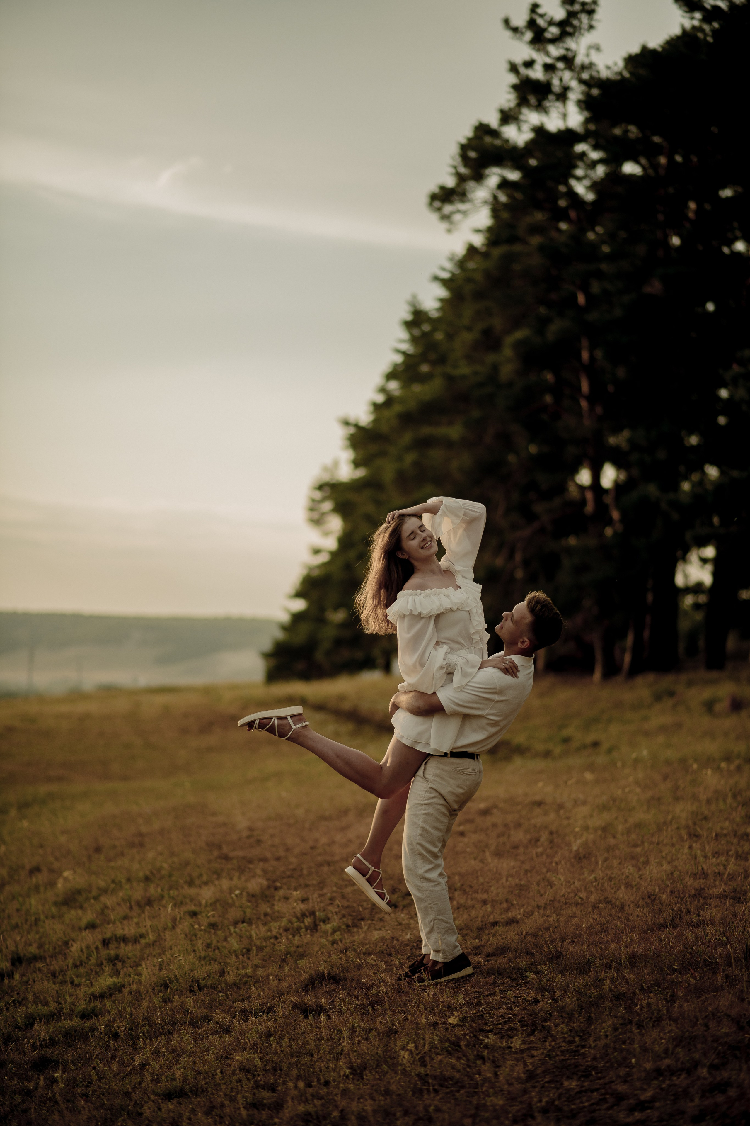 Любовь и желтые цветочки. Фотограф Мария Стрелкова