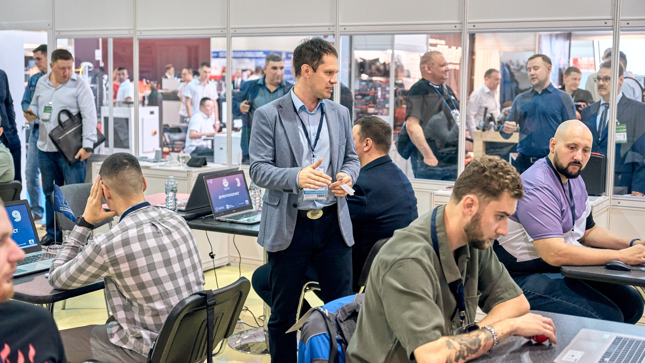 Конференция NDT в Экспоцентре 2024. Контент-фотограф в Москве Тима Забабурин