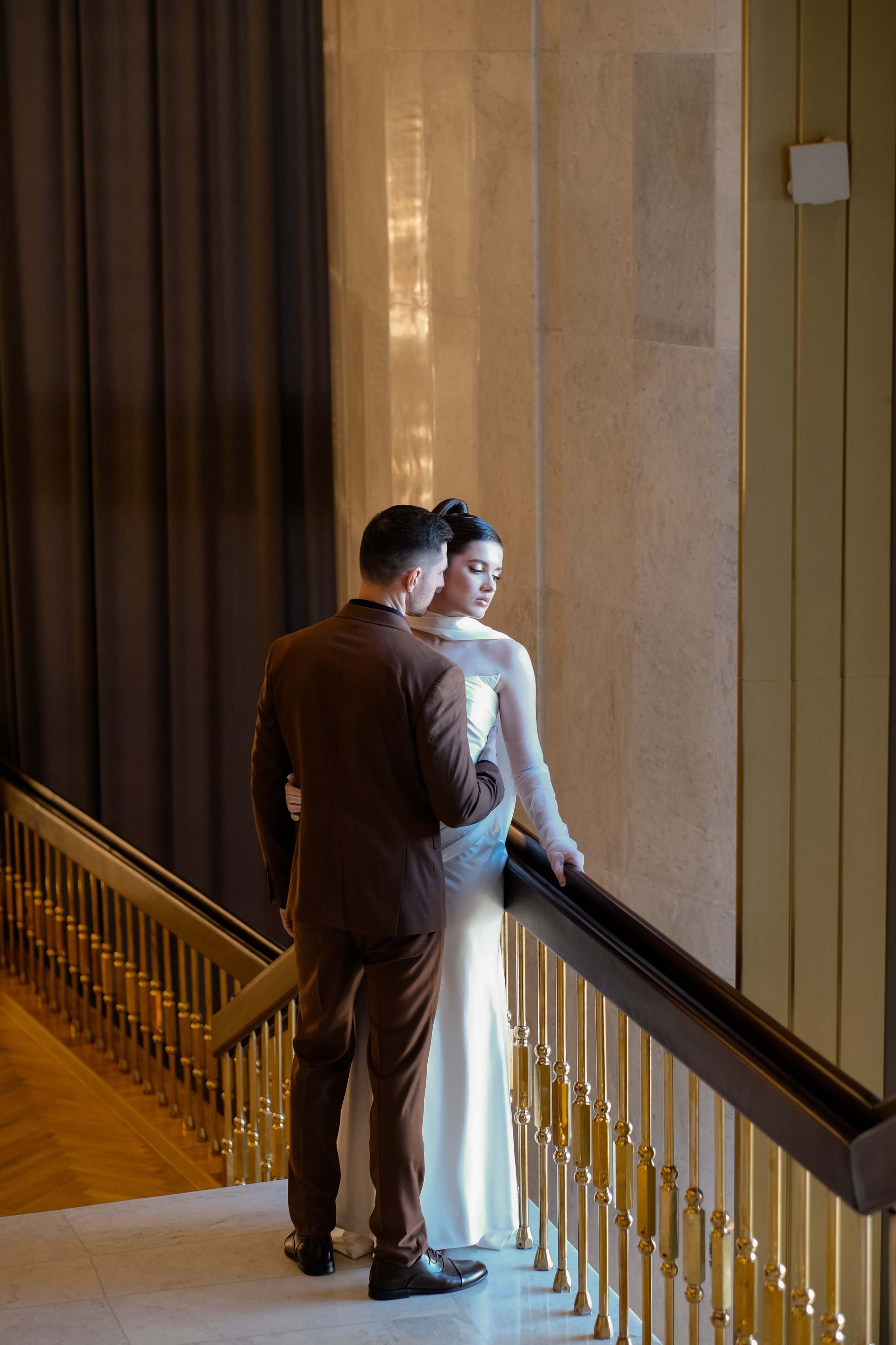 Свадебная фотосессия в театре драмы имени Наума Орлова. Свадебный фотограф в Челябинске Сырчикова Наталья