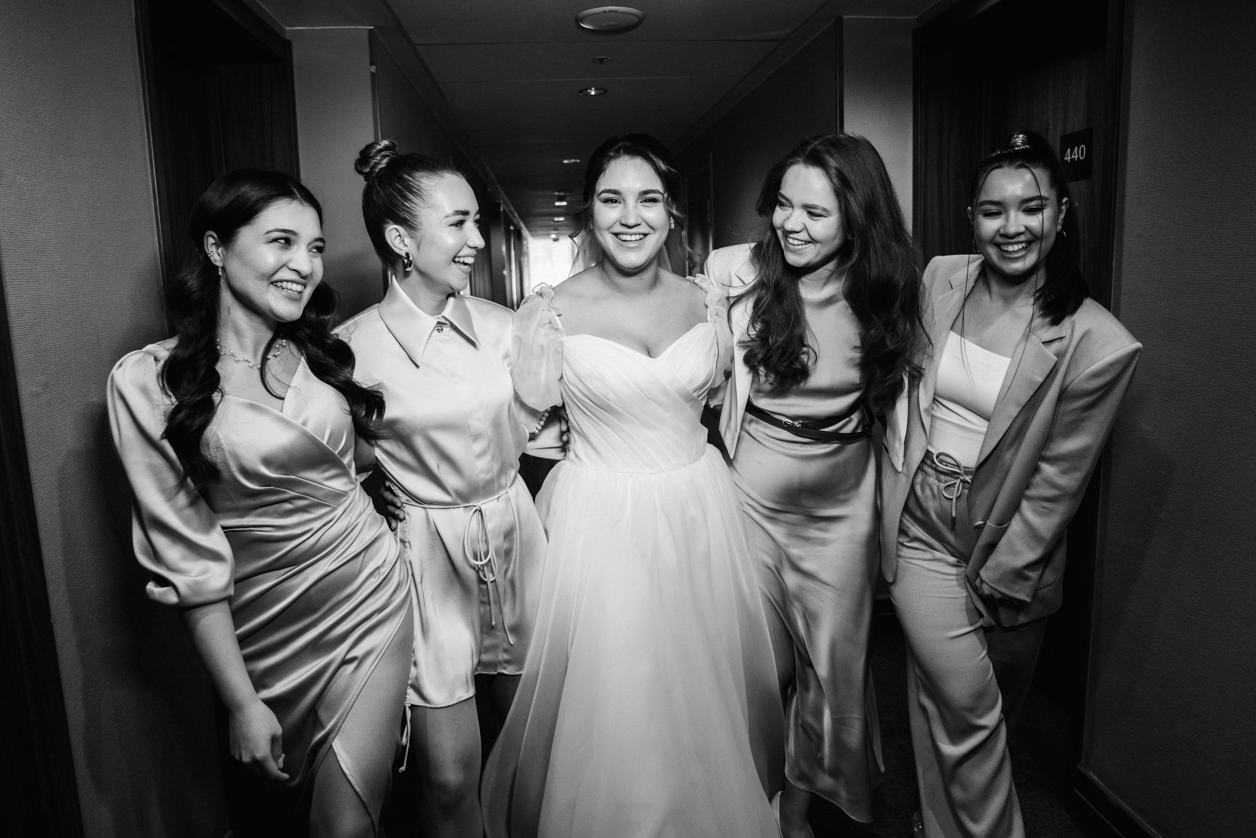 Свадебная фотосессия Радика и Дианы — Уфа, Nesterov Plaza, ЖК Империал, Президент Отель, шатёр М5