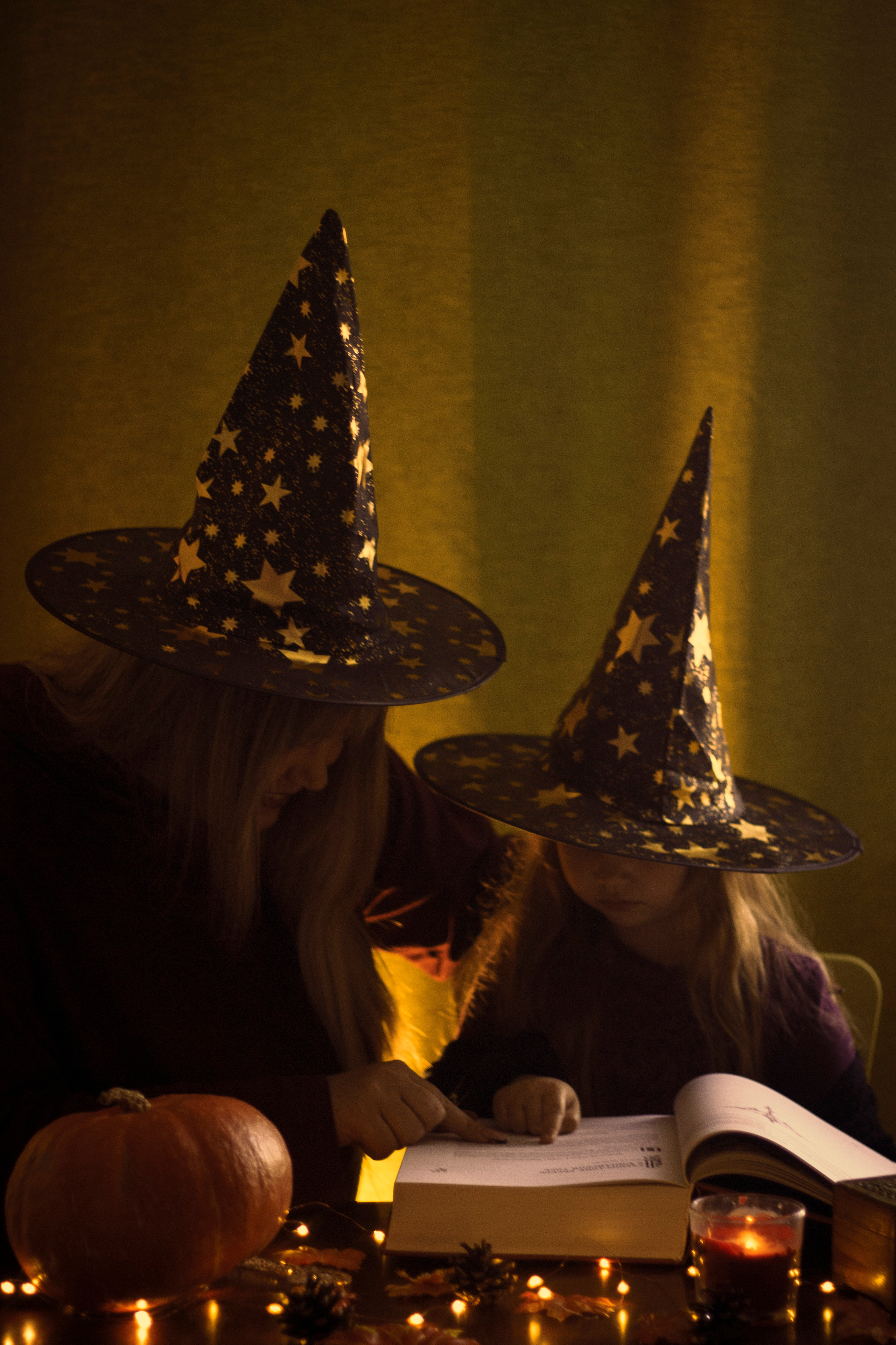 Хеллоуин. Ирина и Мирослава. Фотограф в Богдановиче Анна Сантяпова