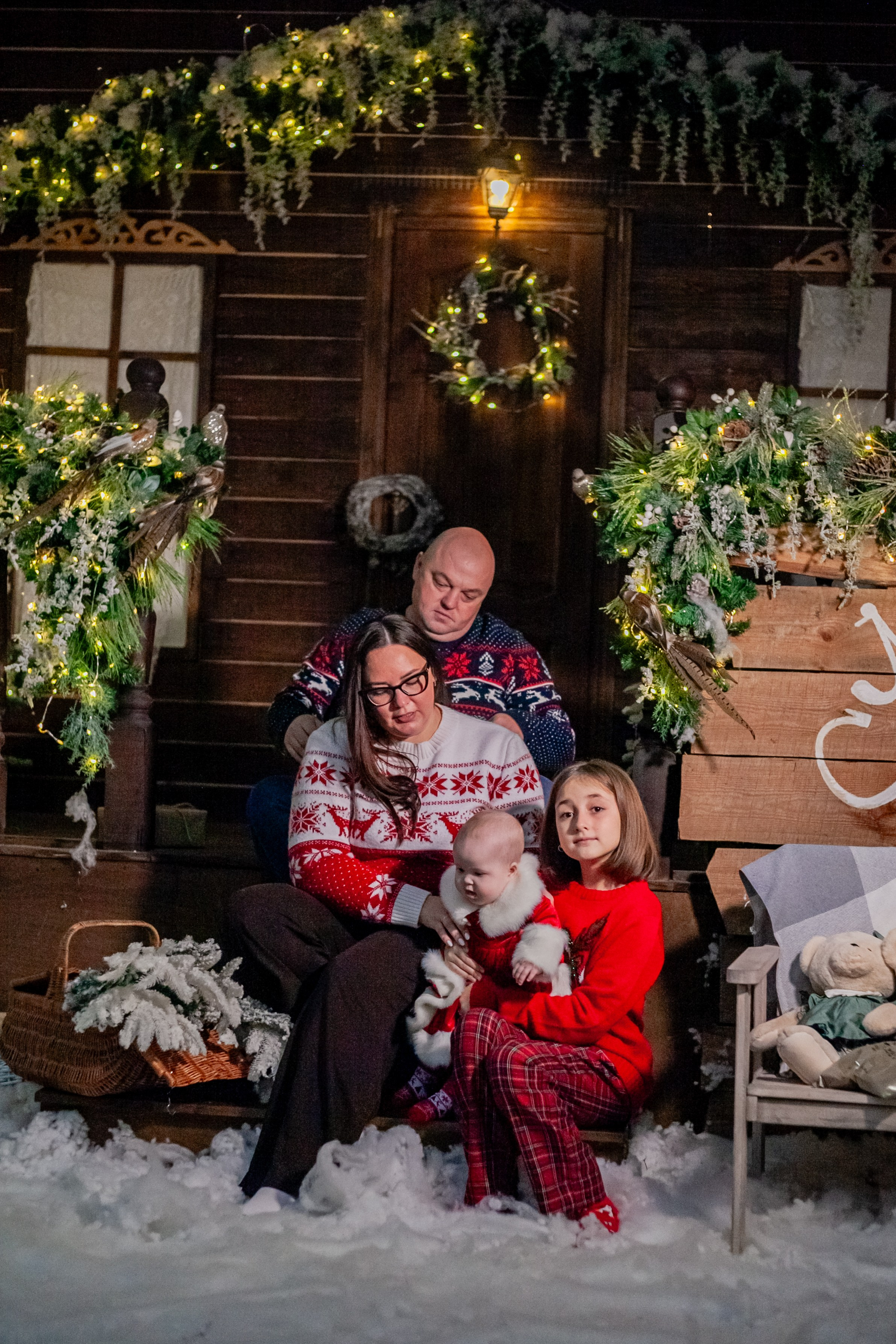 Ульяна и ее семья новый год 2024. Свадебный и семейный фотограф в Армавире
