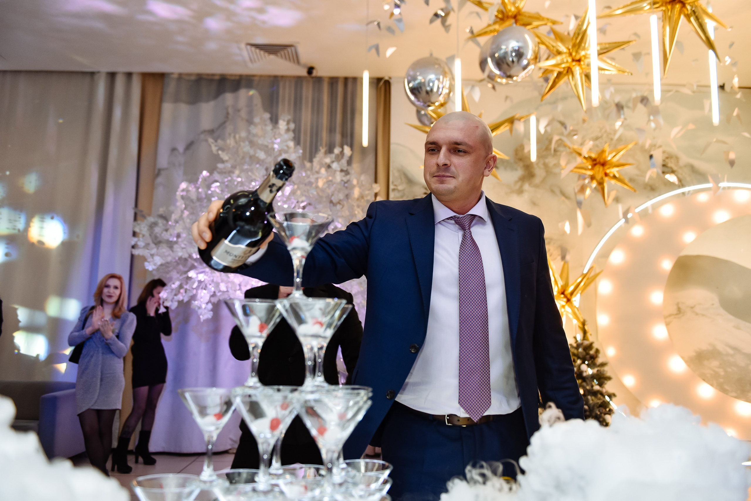 Новогодний корпоратив в ресторане Nebesa. Анастасия Петрович фотограф, фотокорреспондент в Москве и Санкт-Петербурге. Фотосъёмка репортажа, мероприятия, корпоративная съёмка, контент