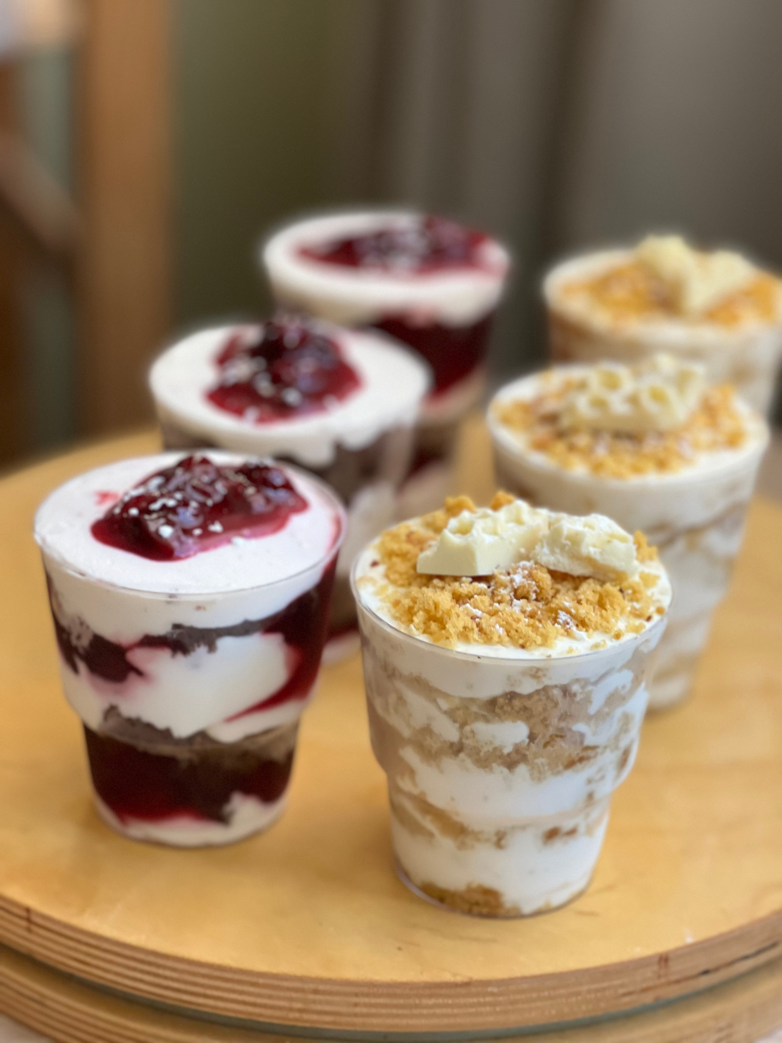 Торты и десерты. Выездной кейтеринг, съедобные букеты, торты и сладости на заказ