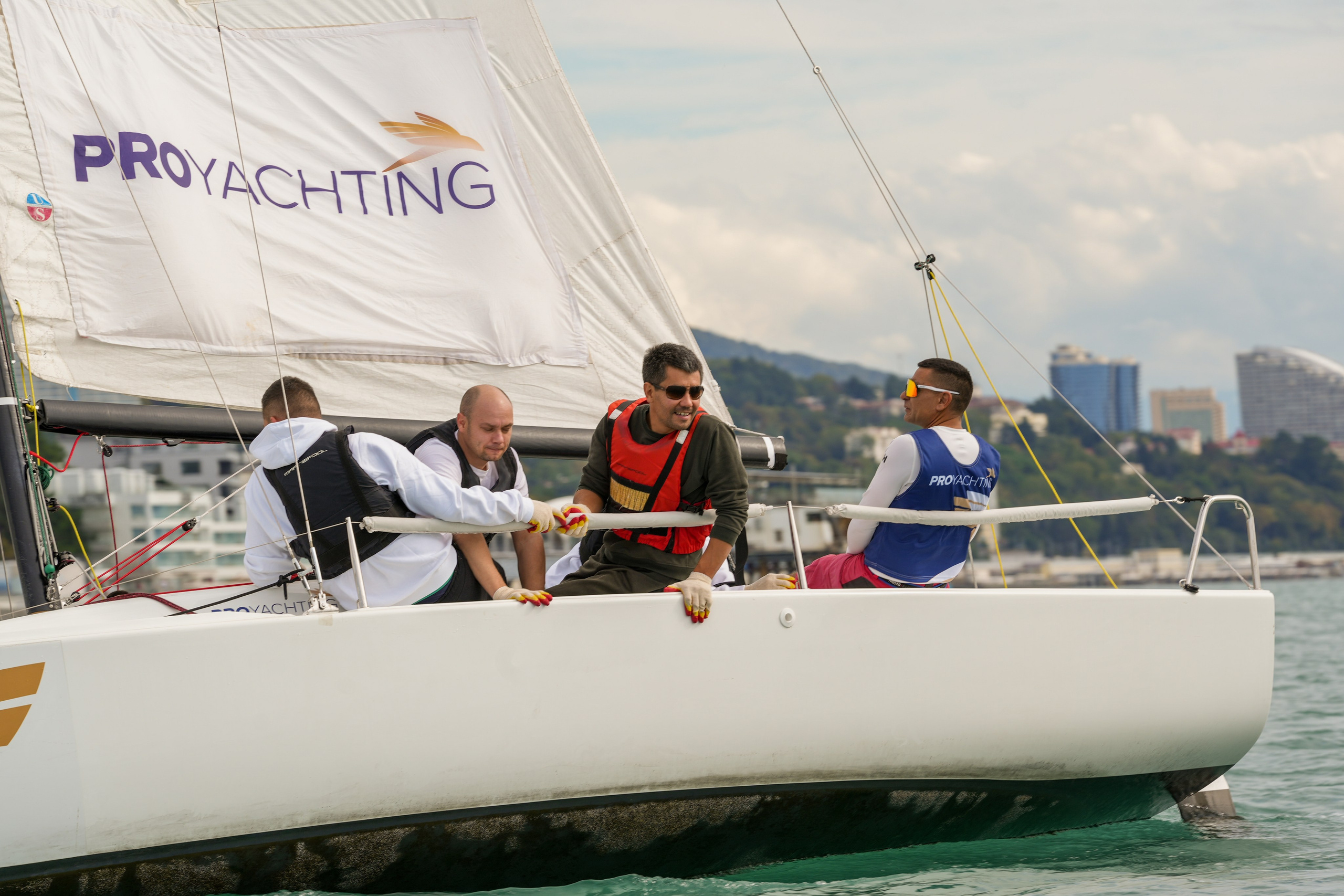Яхтенная регата для компании Агрегатка. Репортажный фотограф в Красной Поляне и Сочи Павлюченко Екатерина