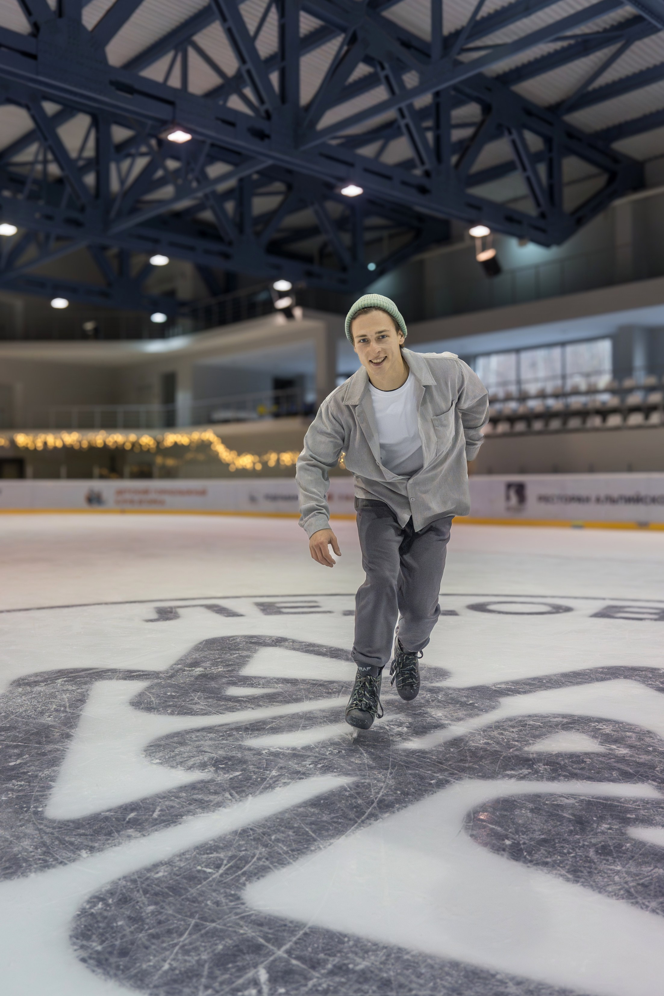 Контент съемка на катке для курорта Роза Хутор. Репортажный фотограф в Красной Поляне и Сочи Павлюченко Екатерина