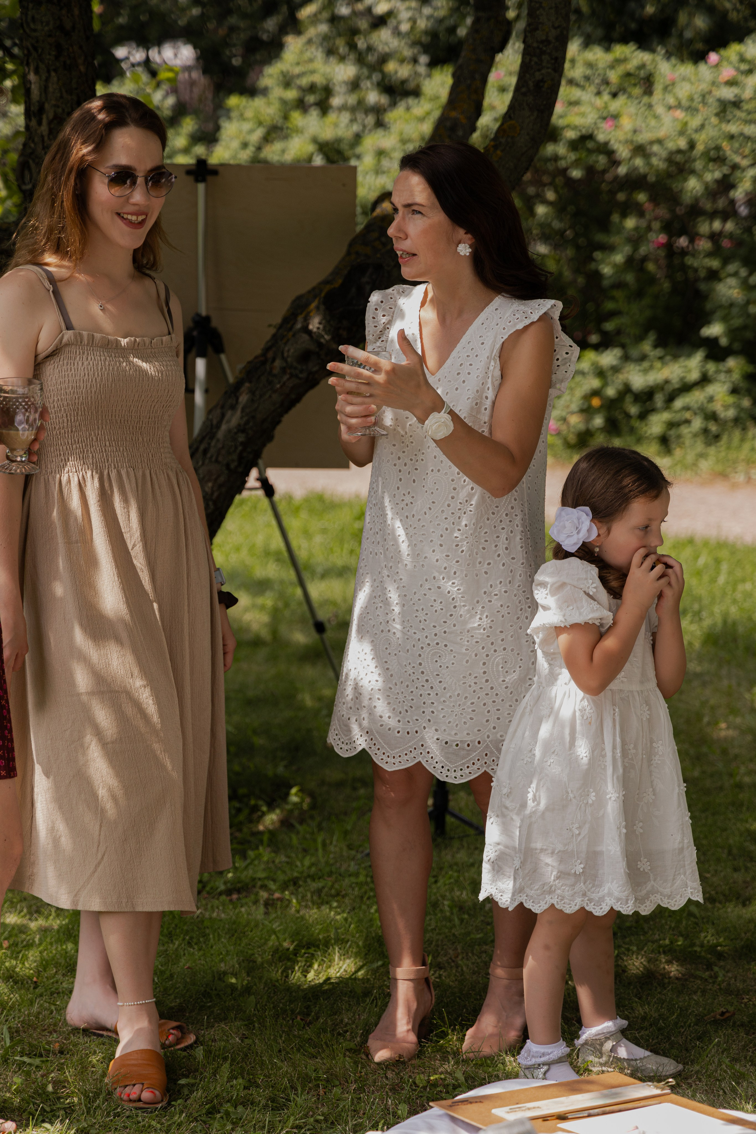 МК Пион (пикник в парке). Анастасия Ракчеева Художник