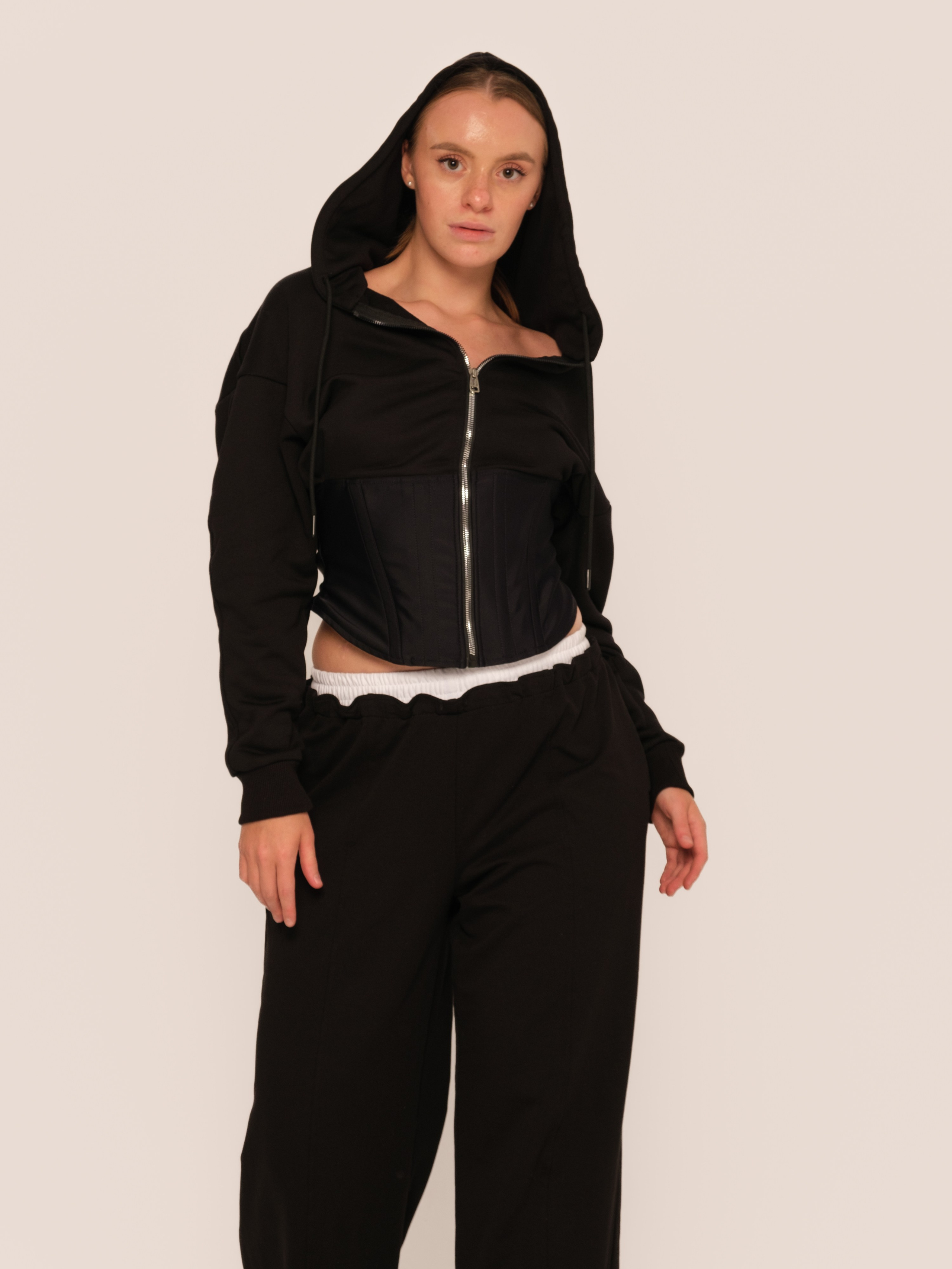 ZHAKOVA BRAND каталог. Мари — фотограф и видеограф из Москвы