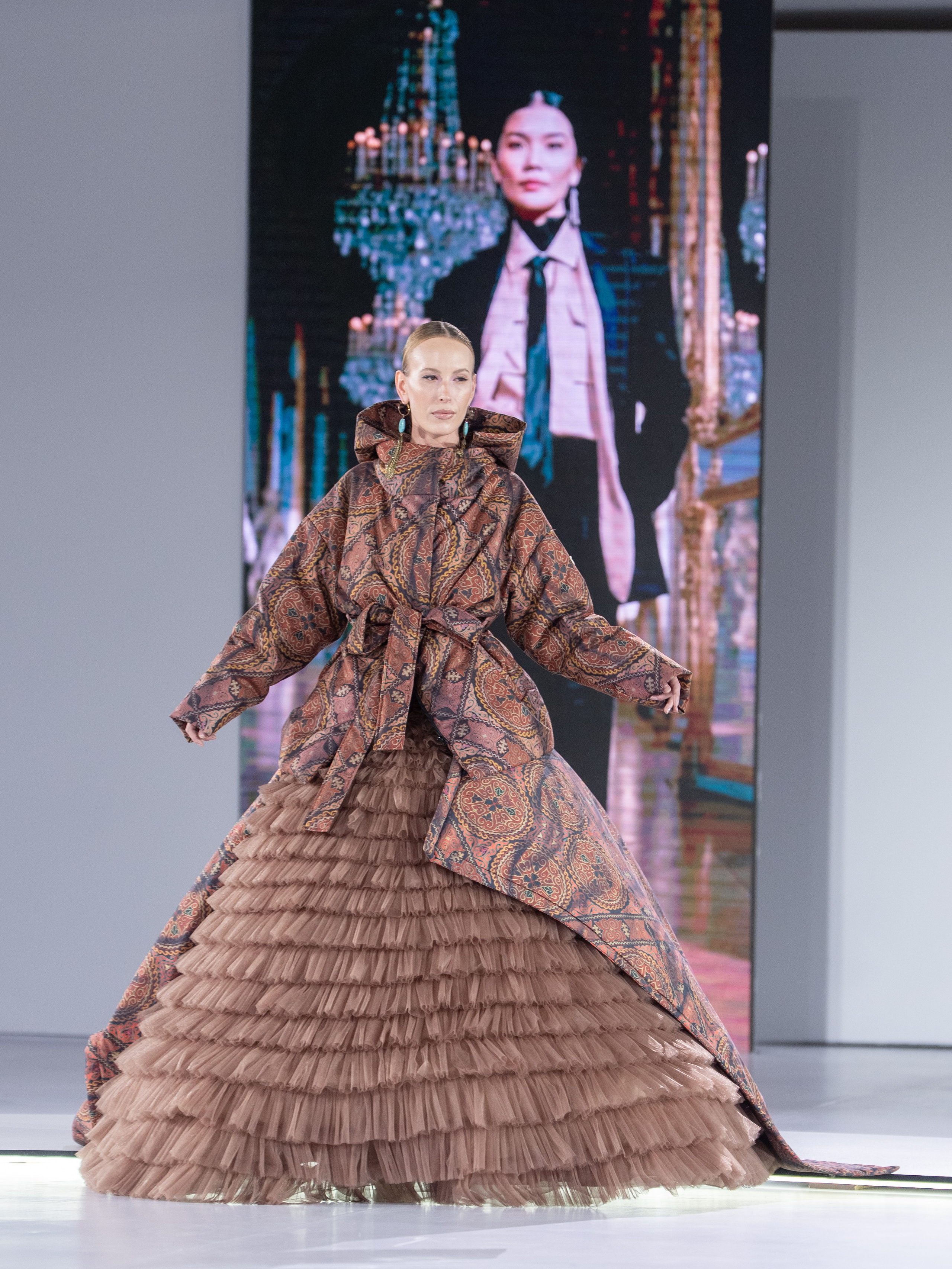 Дизайнер Aida Kaumenova. Сайт Алматинского НЮ АРТ, будуар и фэшн фотографа Дениса Карпенко