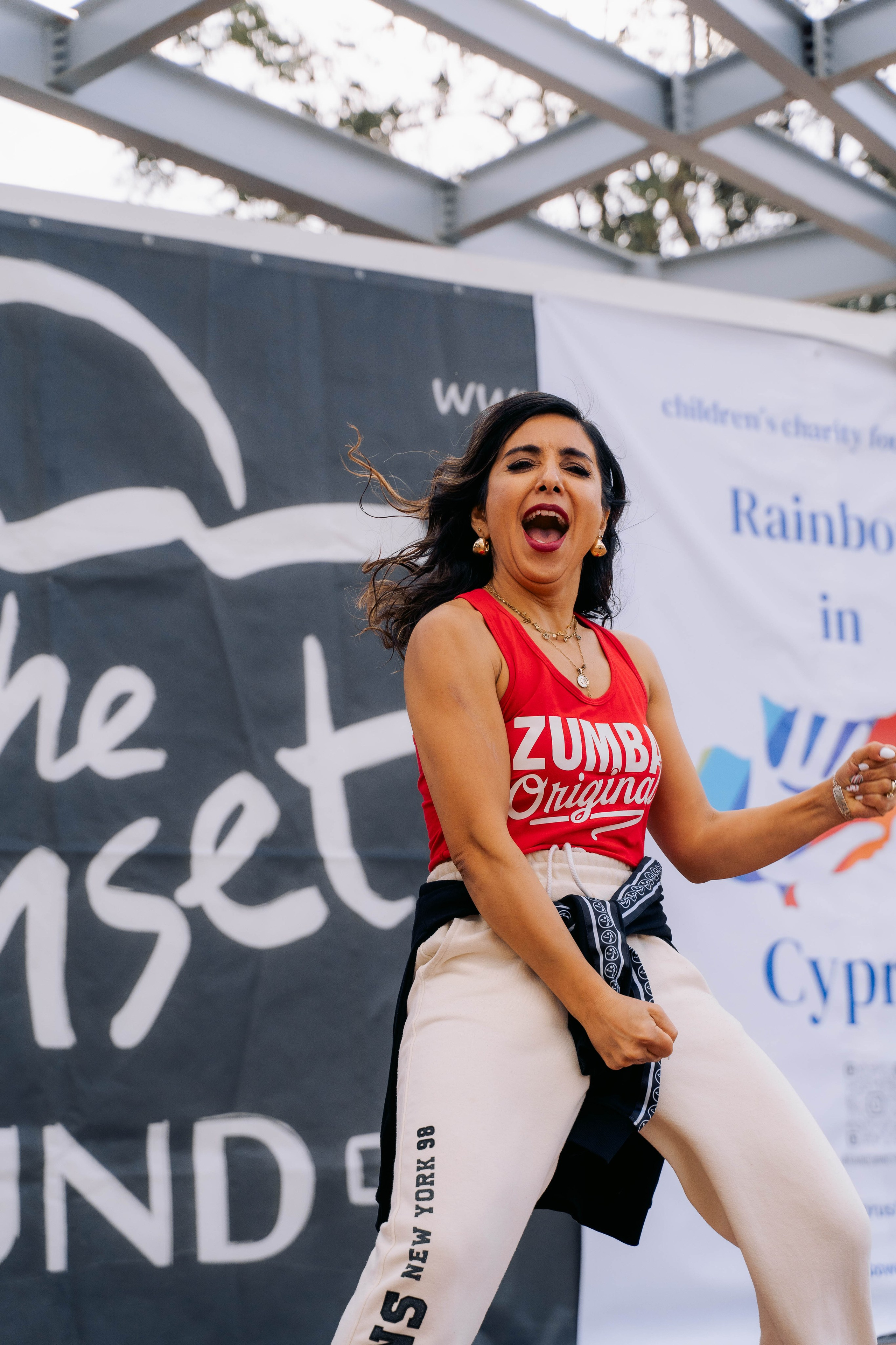 Новогодняя ярмарка от БФ «Радуга на Кипре». Свадебный и семейный фотограф Ирина Чернова