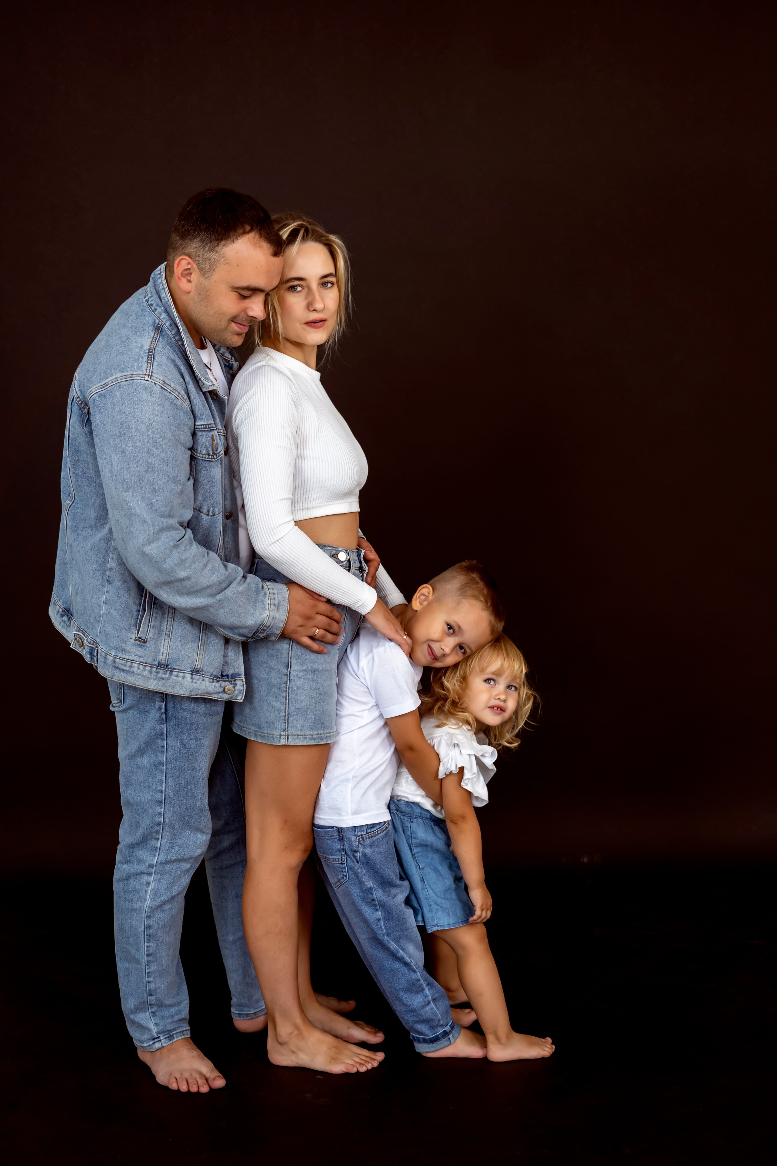 Семейная съёмка на циклораме. Семейный и детский фотограф в Хабаровске Анна Гриневич