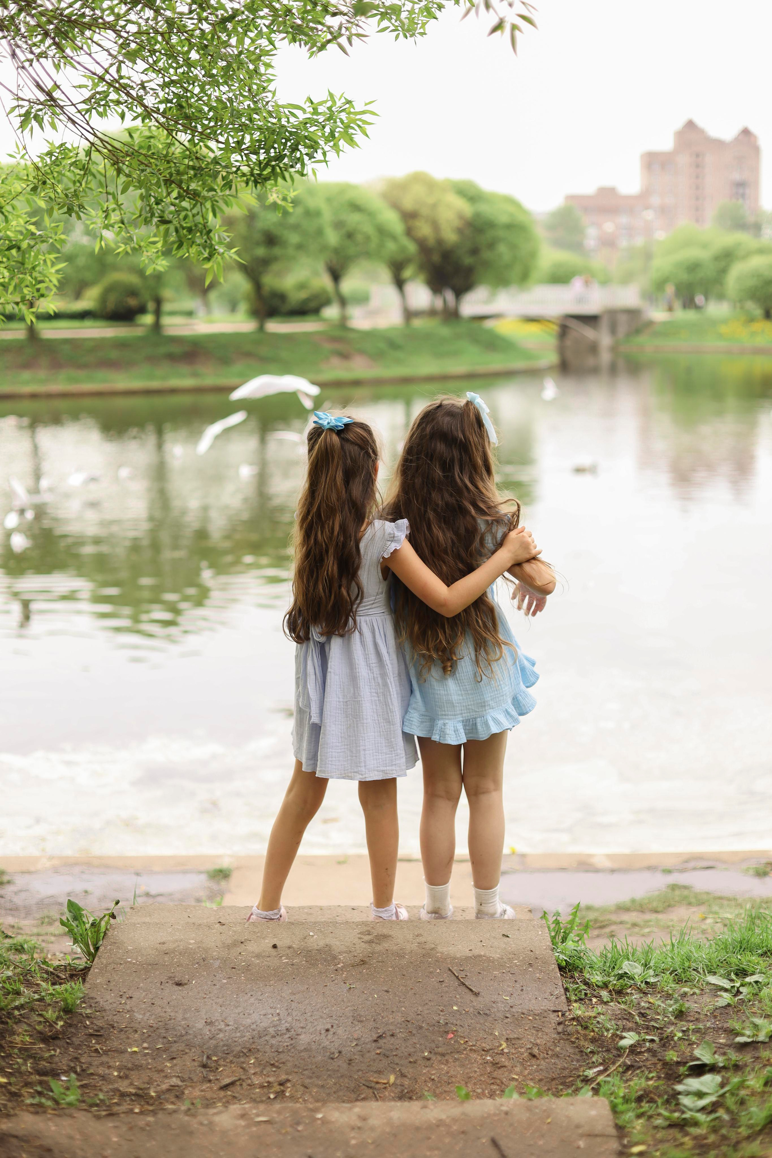 Лера и Ксюша. Семейный фотограф и фотограф новорожденных в Санкт-Петербурге Алина Фе