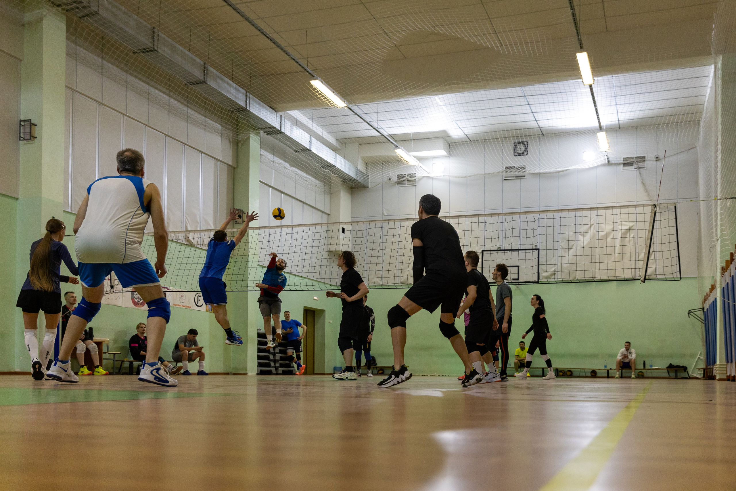 Воллейбол. Товарищеский матч. Репортажный фотограф Санкт-Петербург | Роман Карбышев