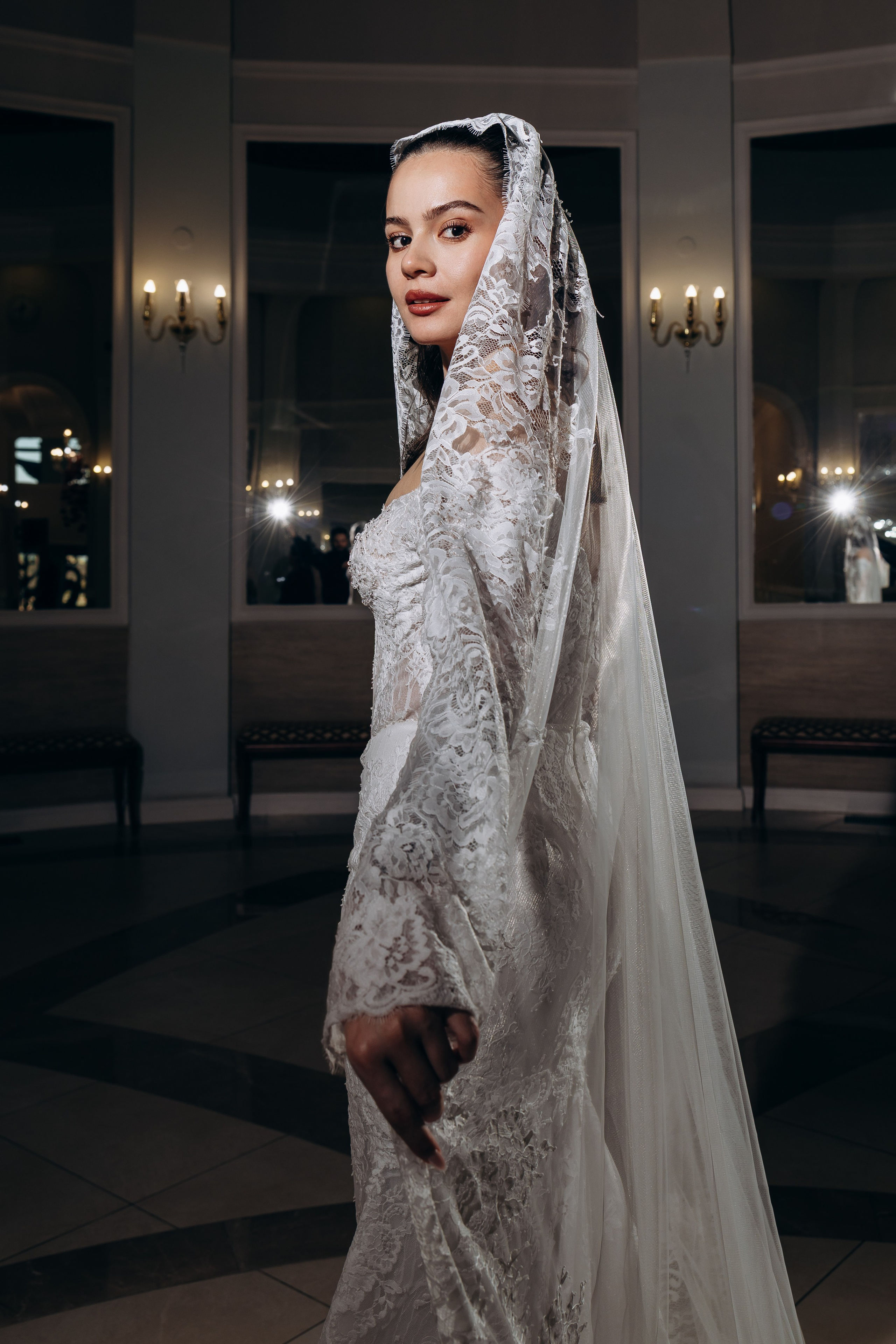 фотограф на свадьбу Казань, фотосессия в Чаше, букет невесты, образ жениха и невесты, кружевное платье