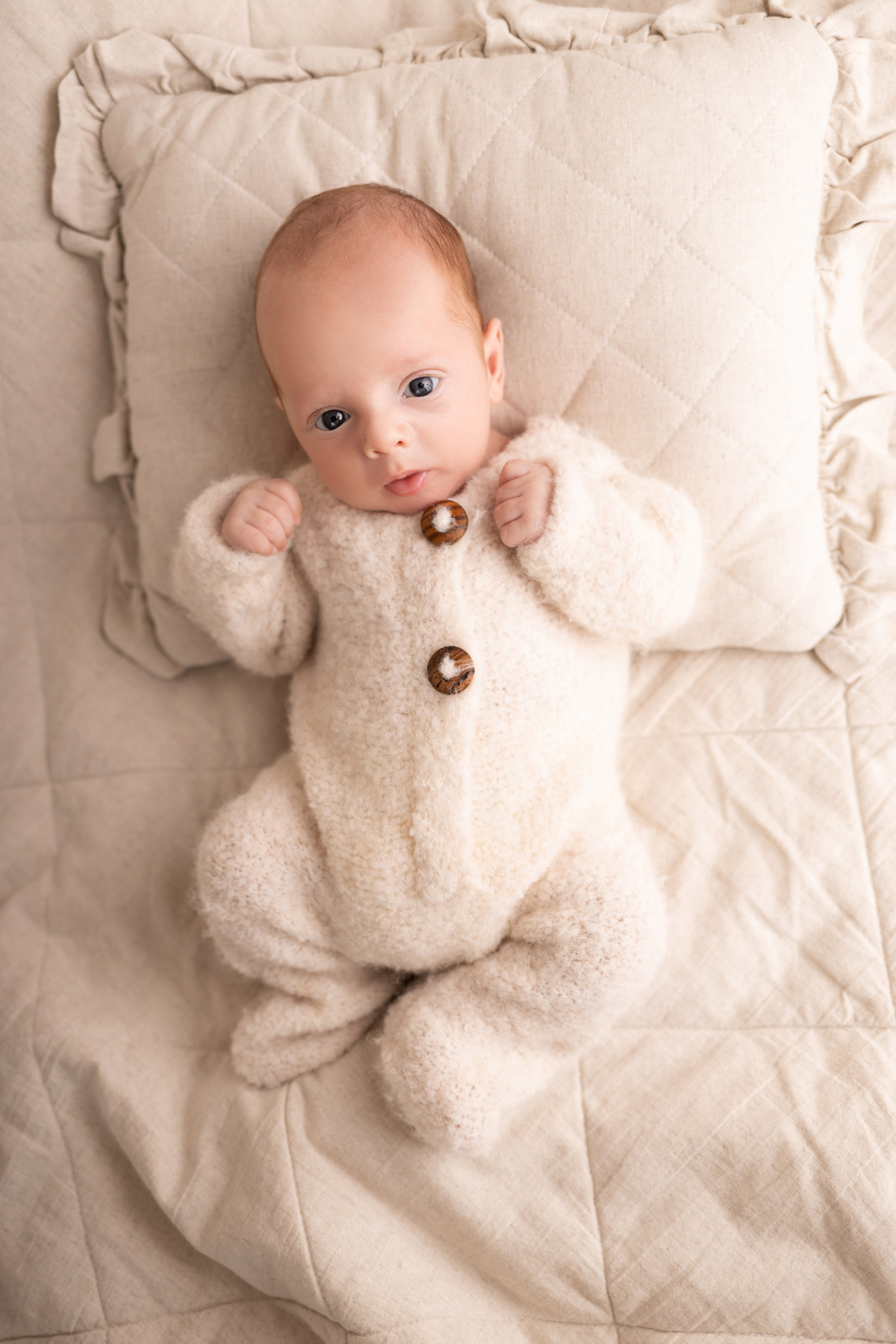 Newborn съемка в стиле Лайф. Фотограф новорожденных малышей в Омске и Омской области Эльвира Камаева